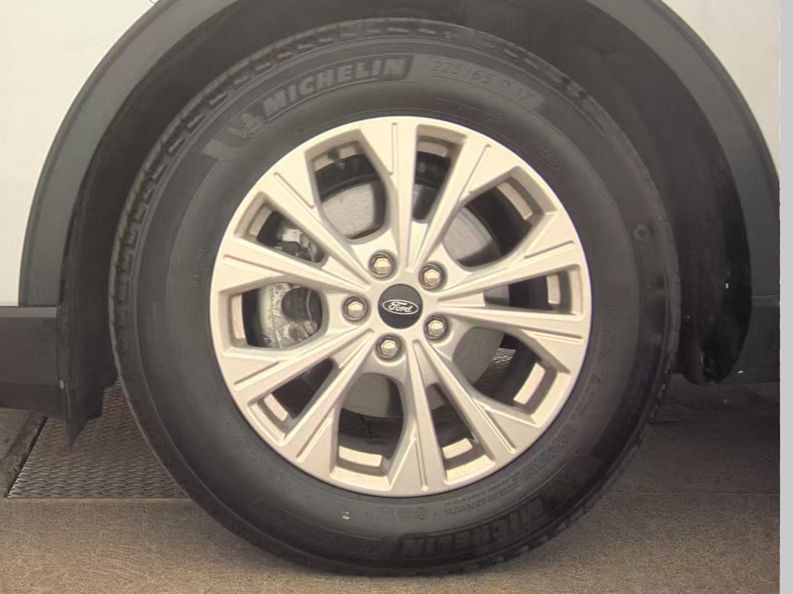 FORD ESCAPE - 10
