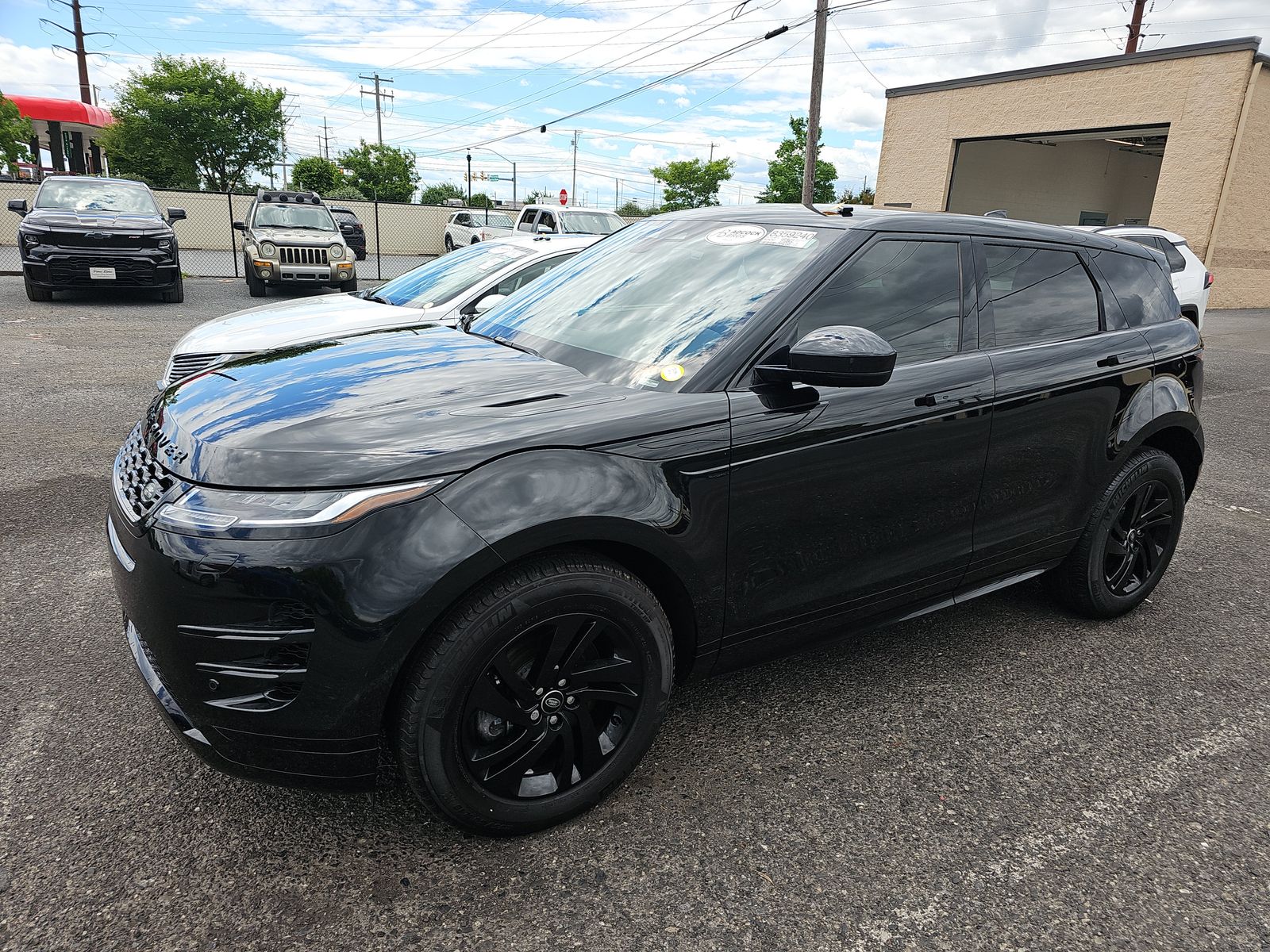 2023 Land Rover Range Rover Evoque R-Dynamic S's photo