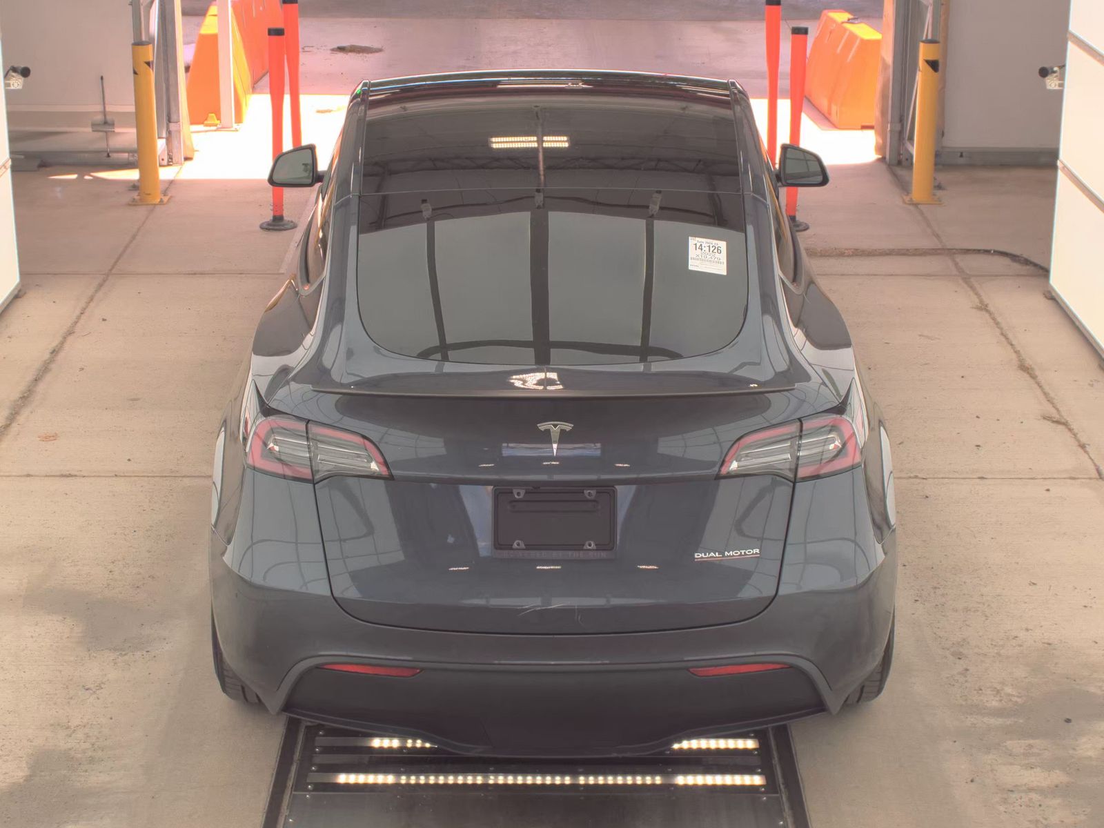 TESLA MODEL Y - 7