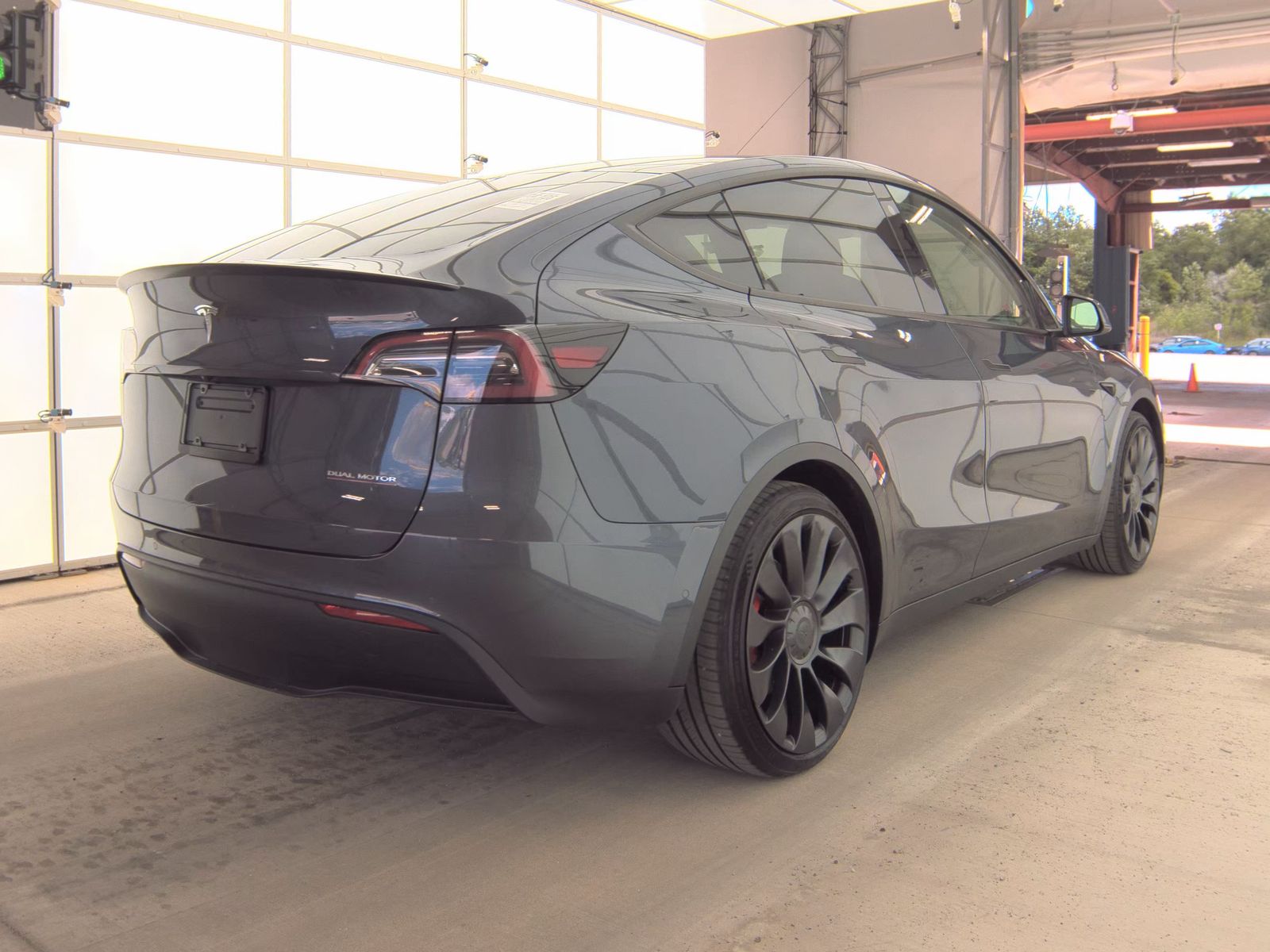 TESLA MODEL Y - 6