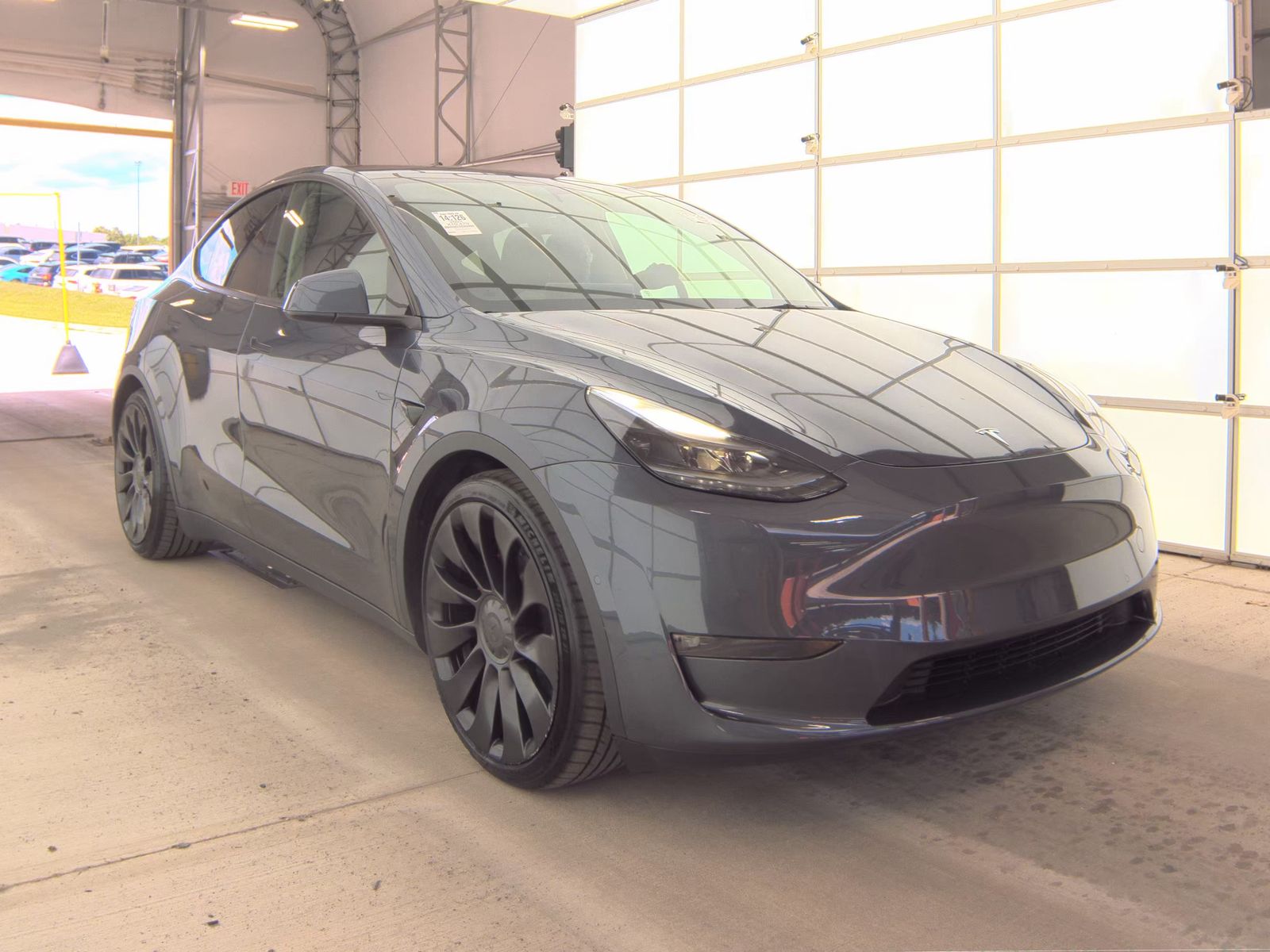 TESLA MODEL Y - 5