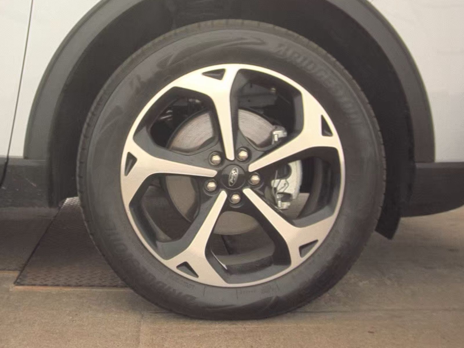 2025 Ford Escape Hybrid ST-Line Select AWD