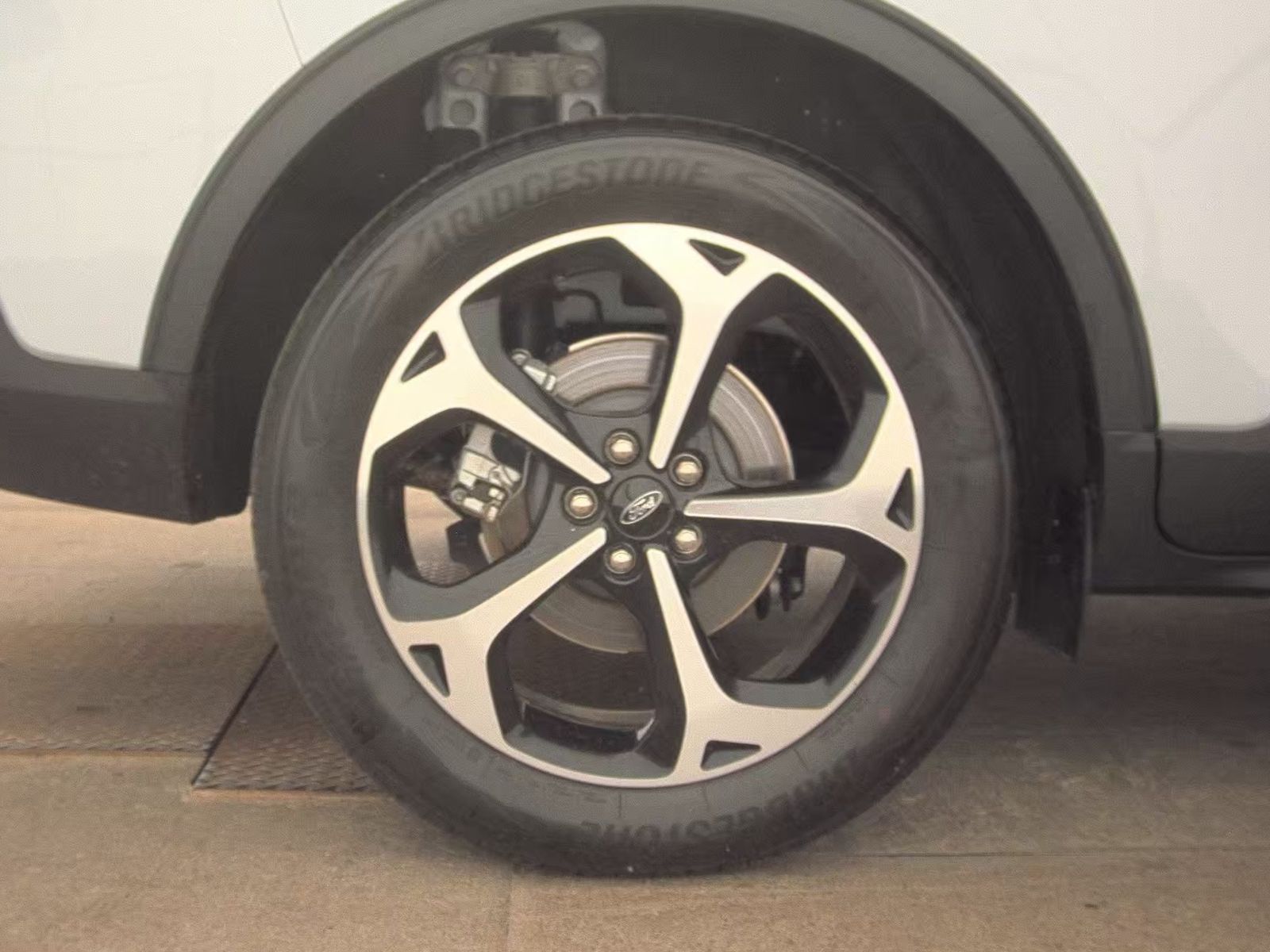 2025 Ford Escape Hybrid ST-Line Select AWD