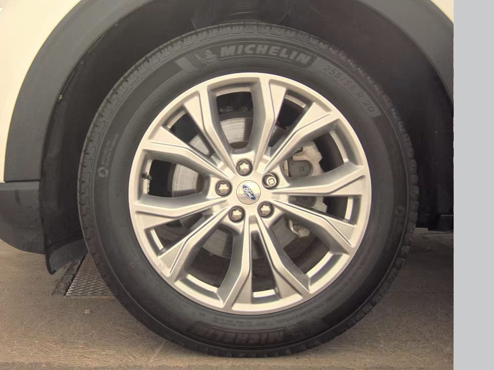 FORD EXPLORER - 10