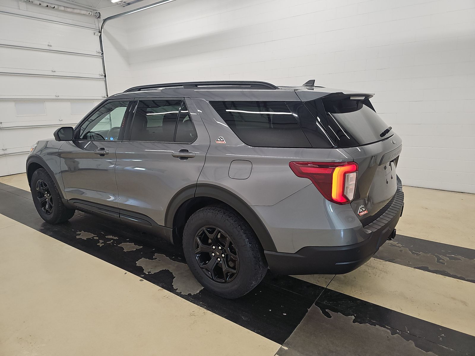FORD EXPLORER - 7