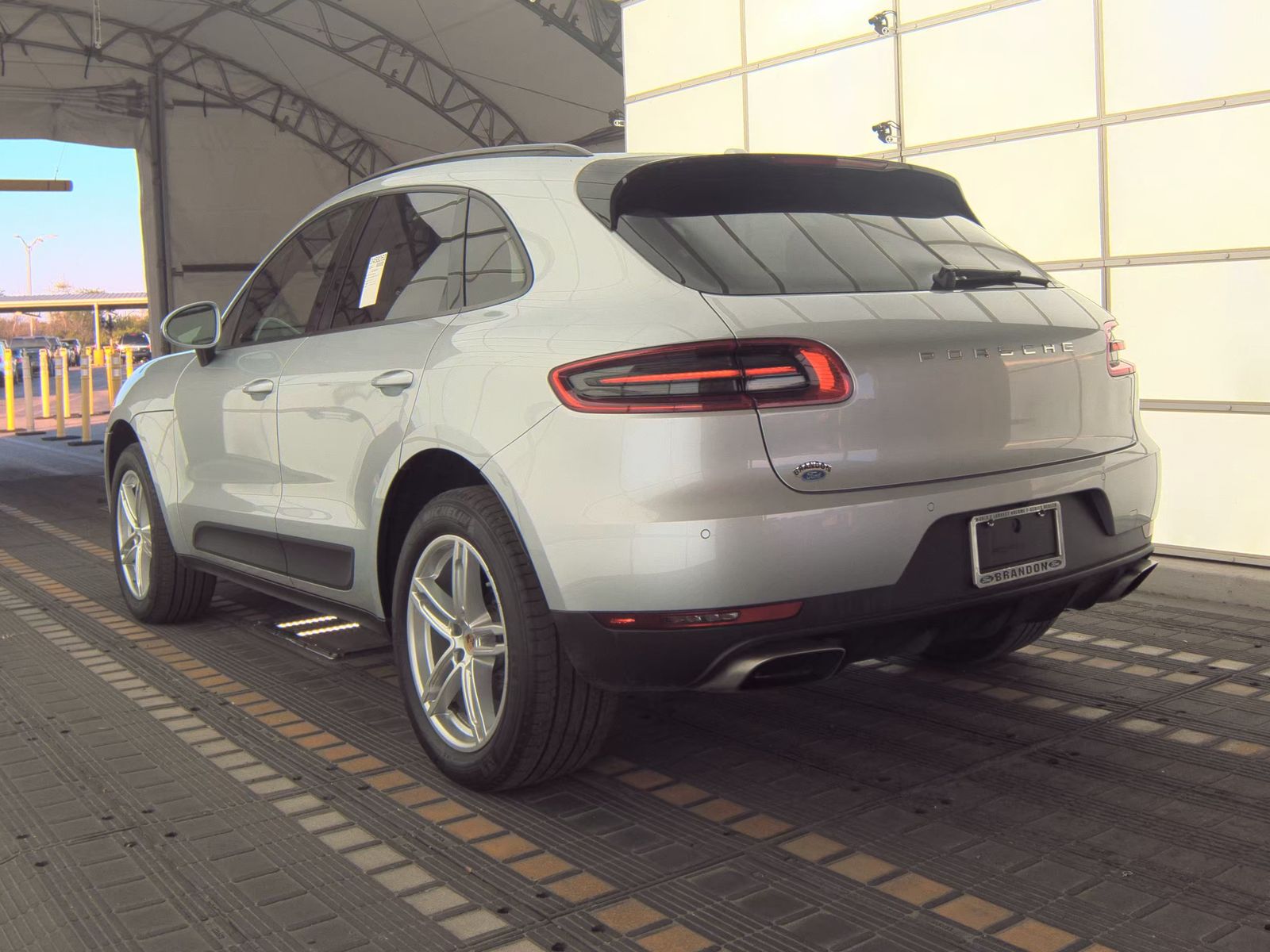 2018 Porsche Macan Base AWD