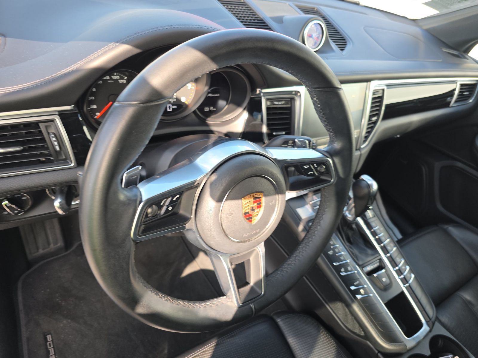 2018 Porsche Macan Base AWD