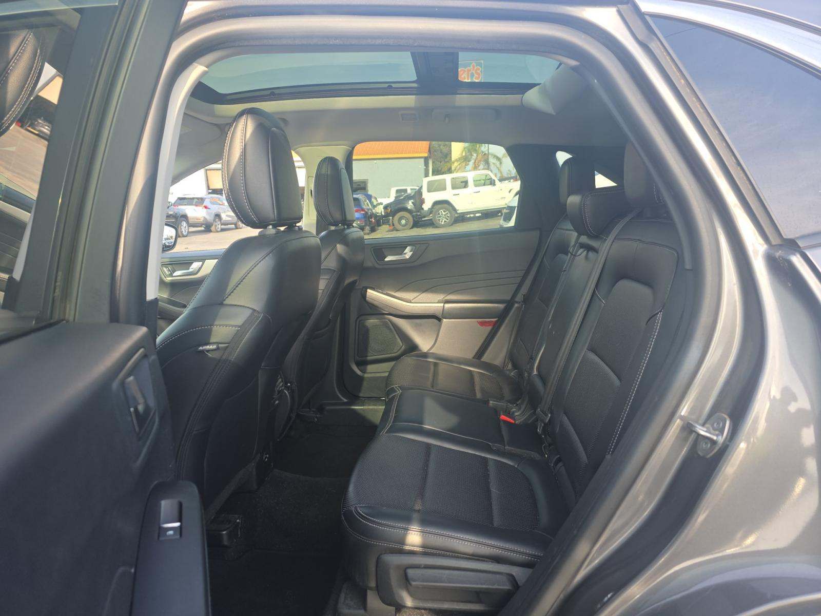 FORD ESCAPE - 8