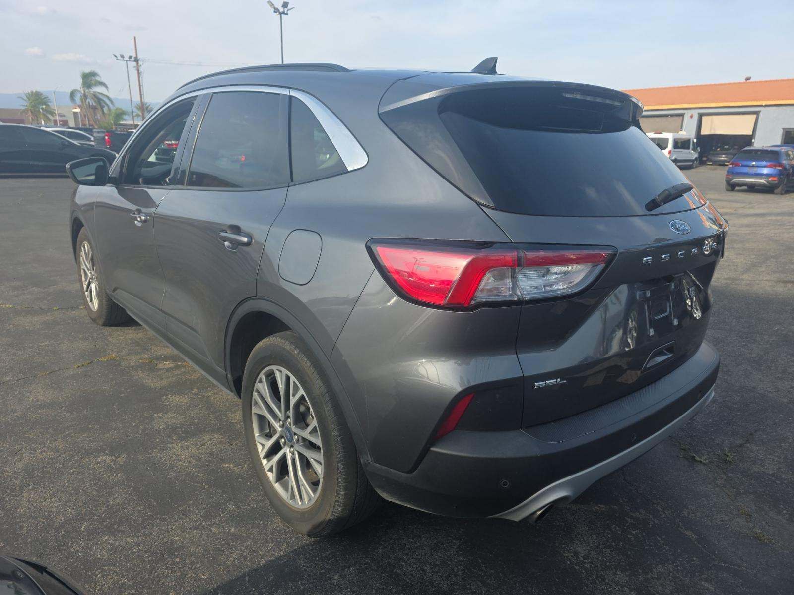 FORD ESCAPE - 4