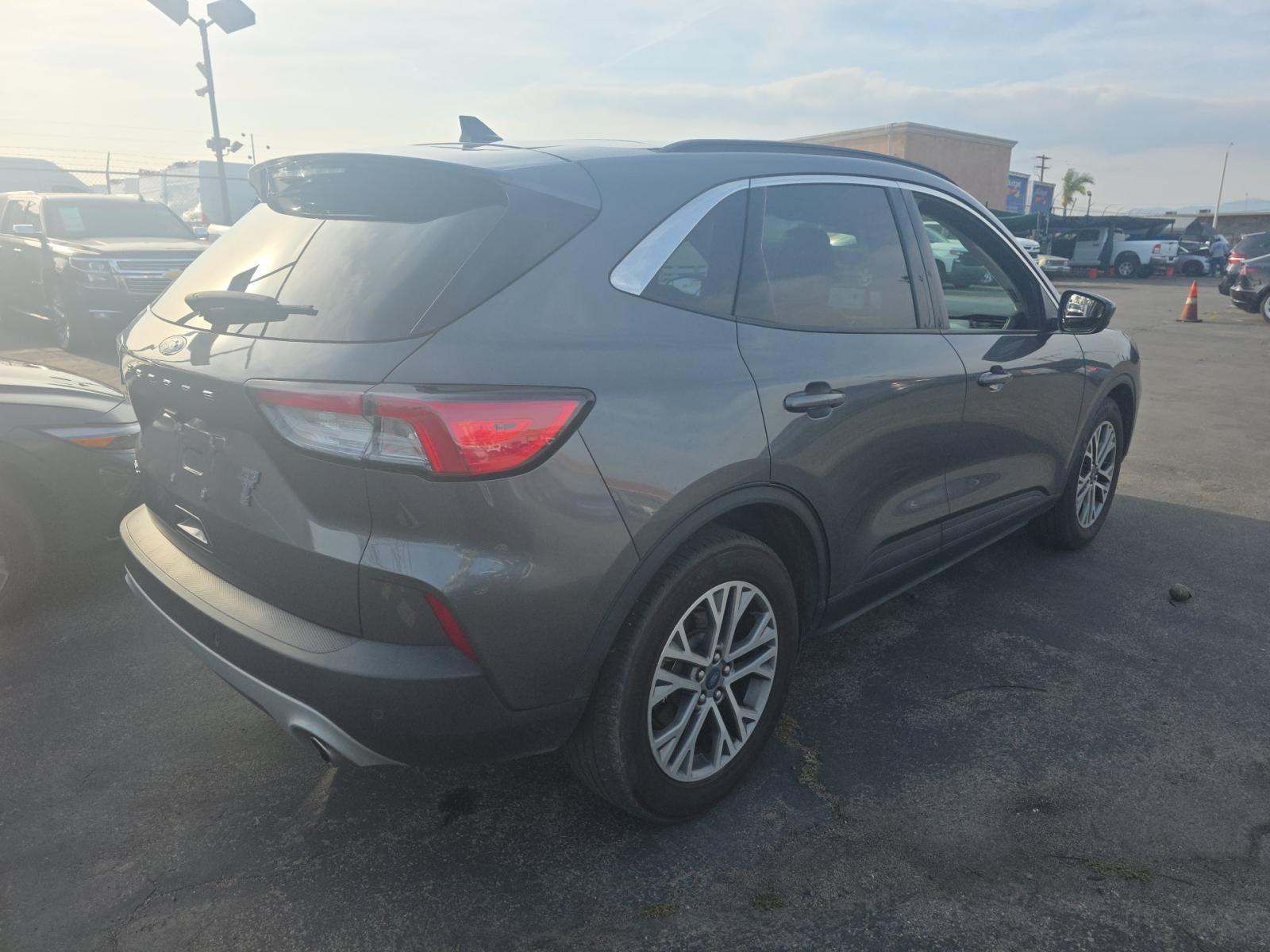 FORD ESCAPE - 3