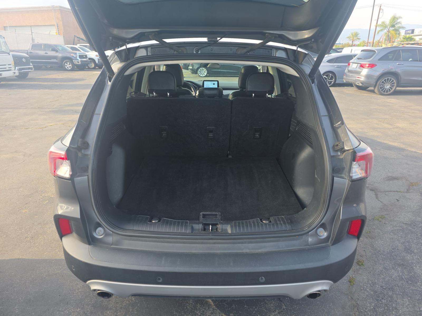 FORD ESCAPE - 9