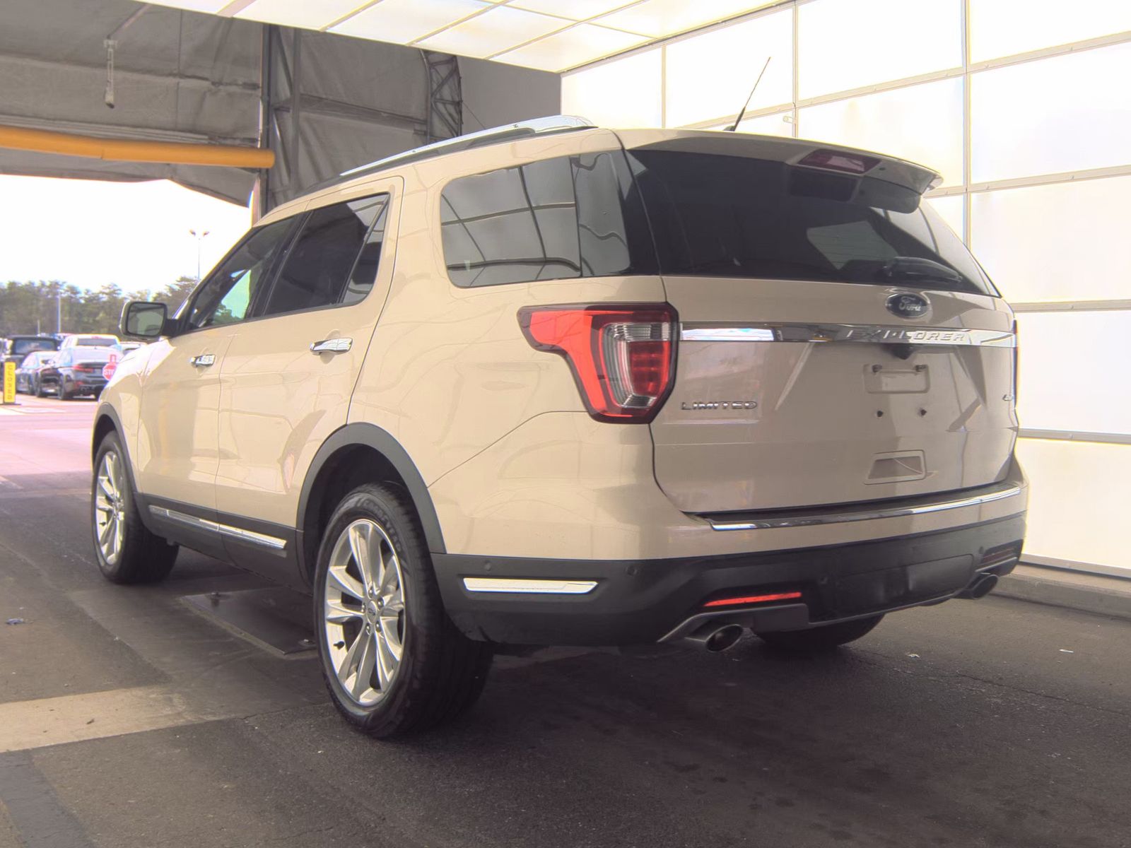 FORD EXPLORER - 9