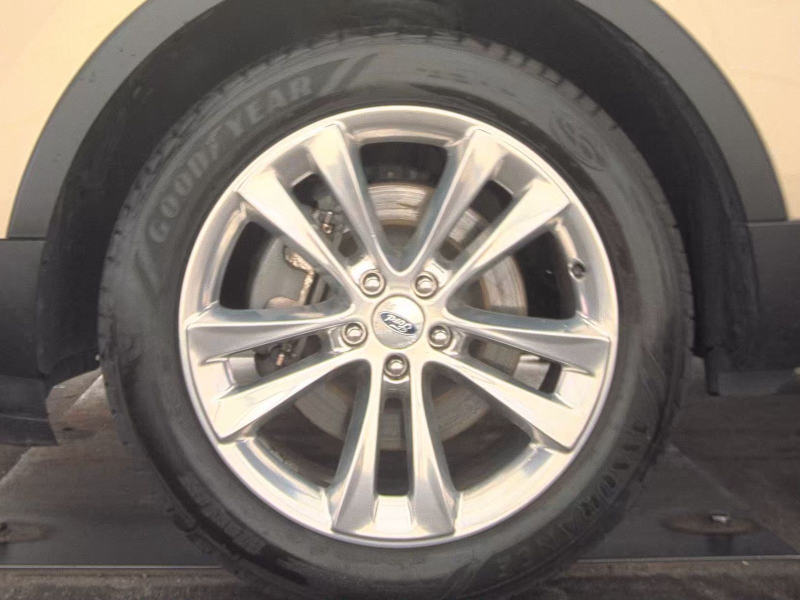 FORD EXPLORER - 10