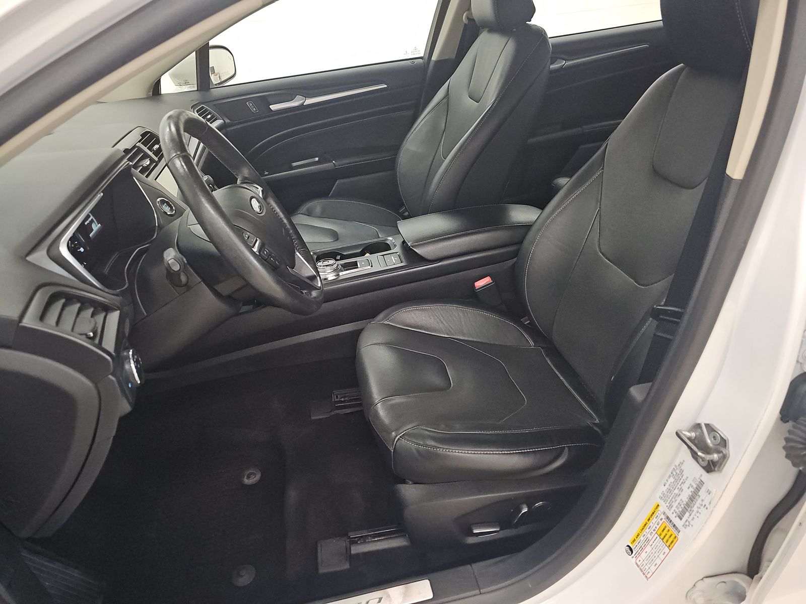 FORD FUSION - 8