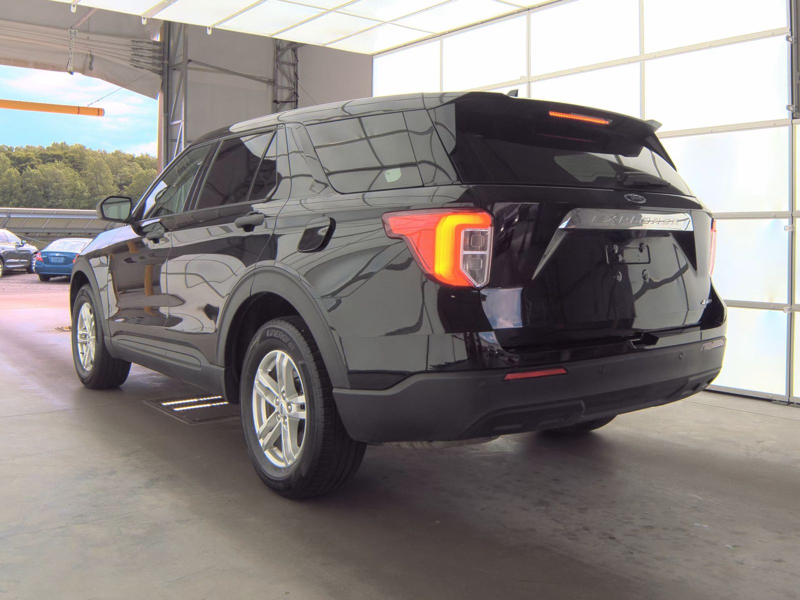 FORD EXPLORER - 9