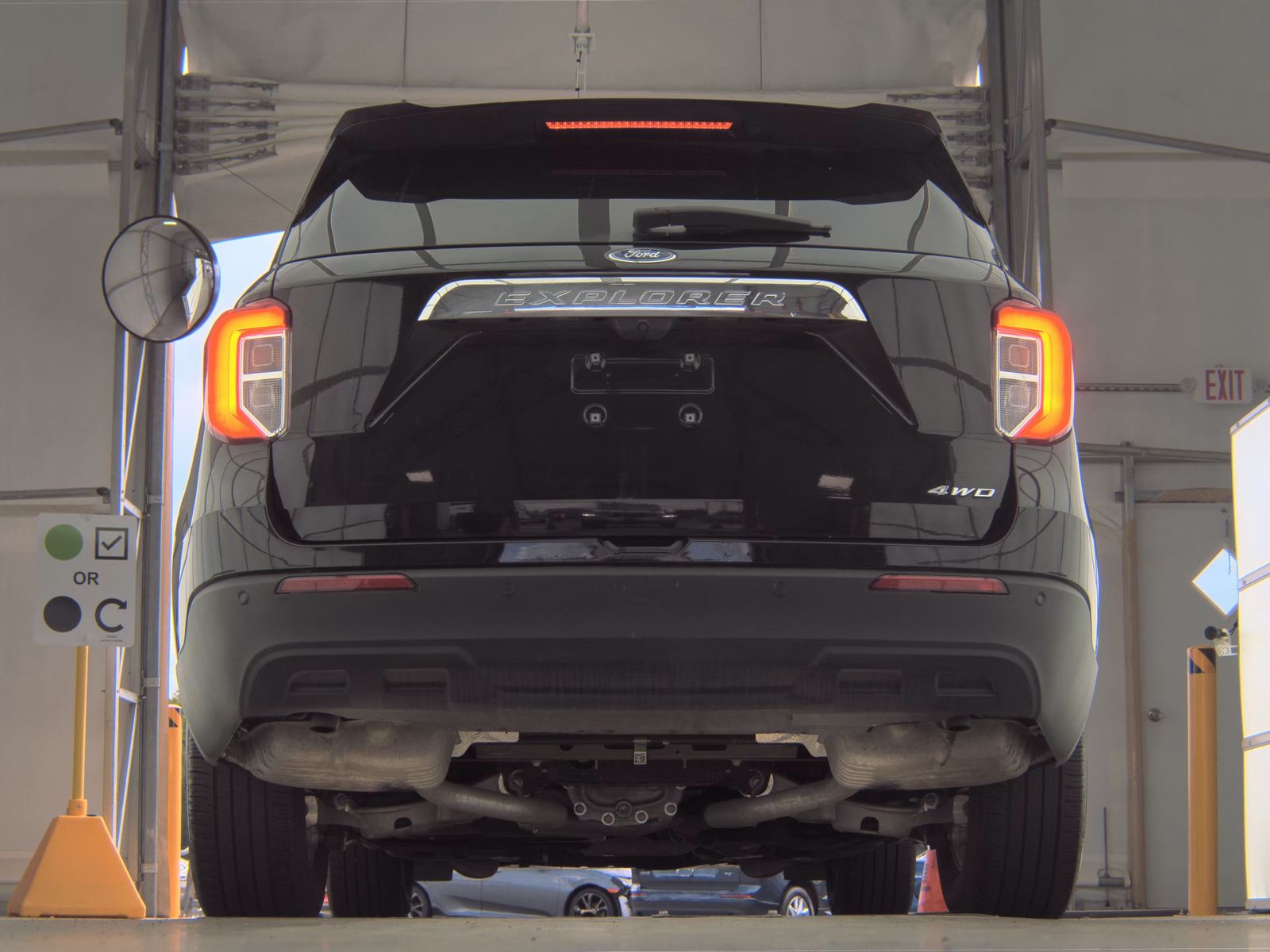 FORD EXPLORER - 8