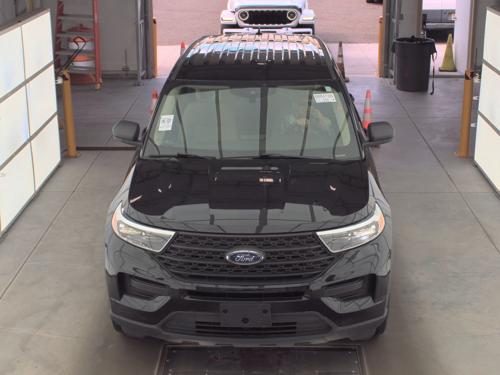 FORD EXPLORER - 3