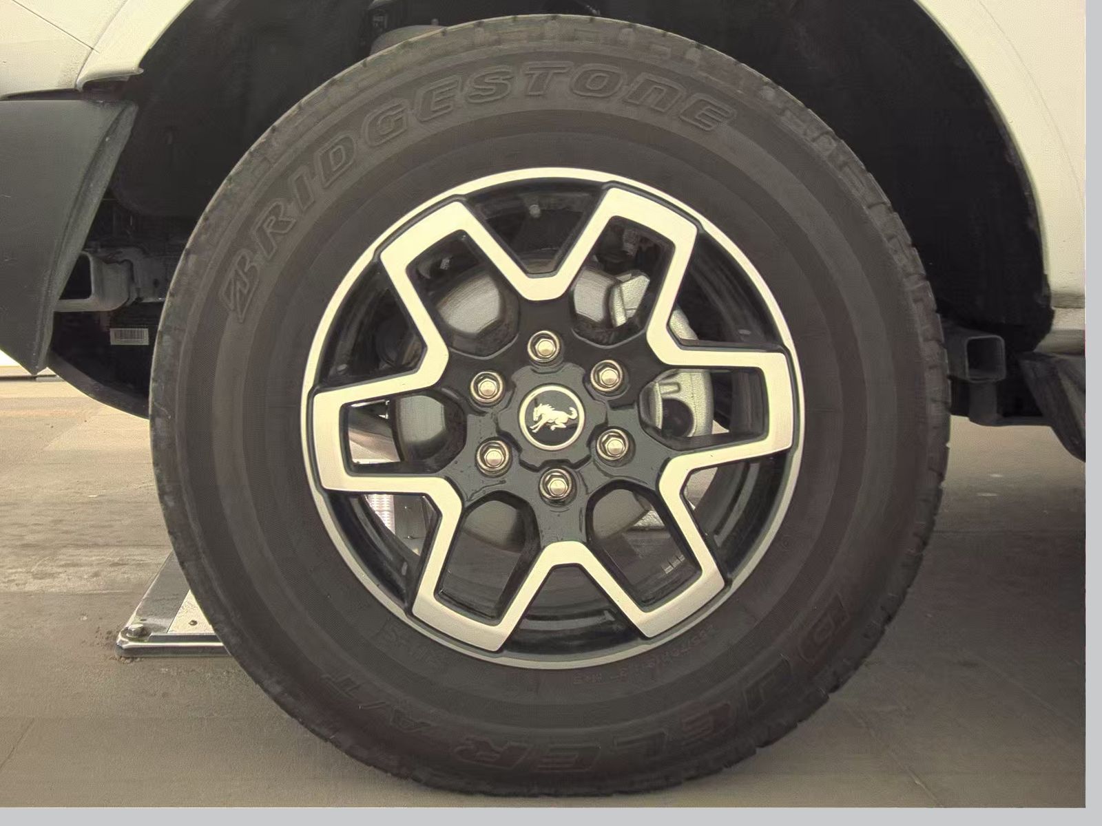FORD BRONCO - 10