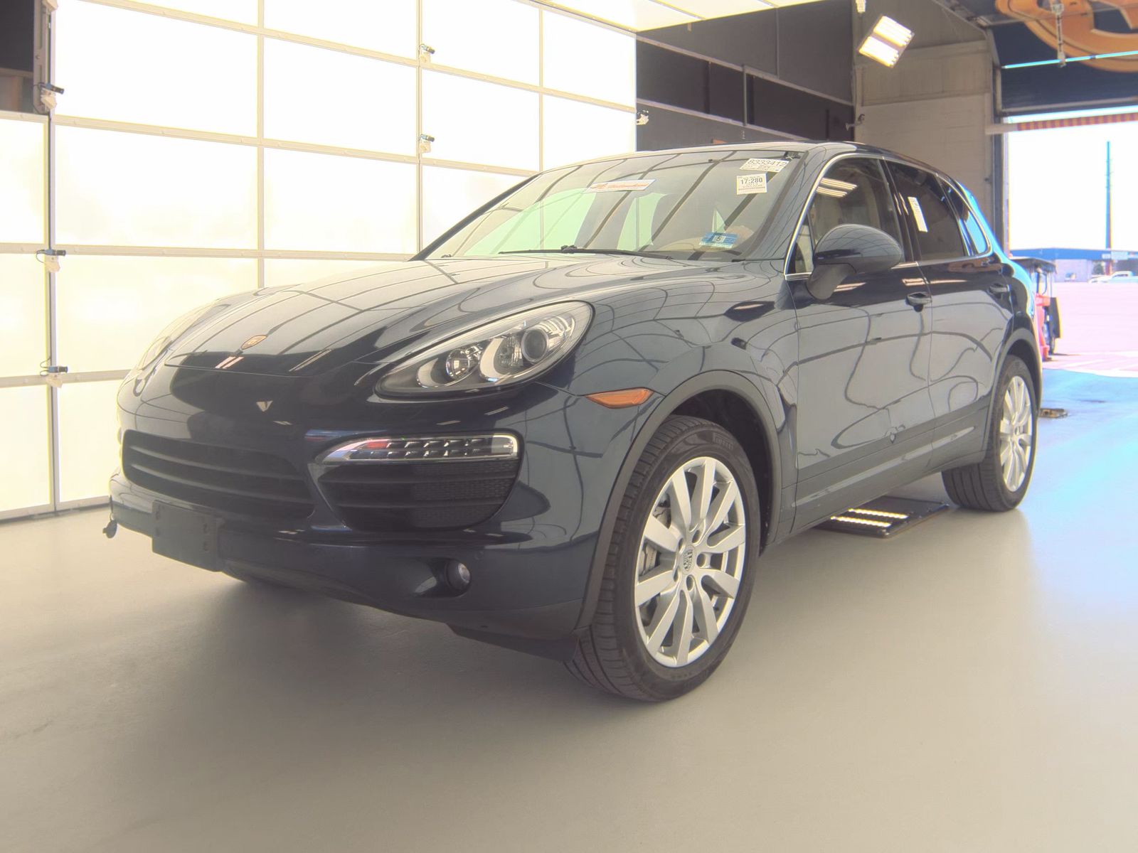 PORSCHE CAYENNE - 1