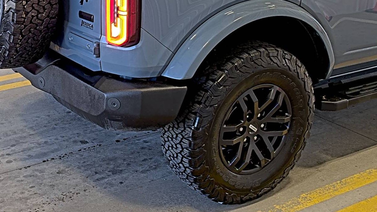 FORD BRONCO - 10