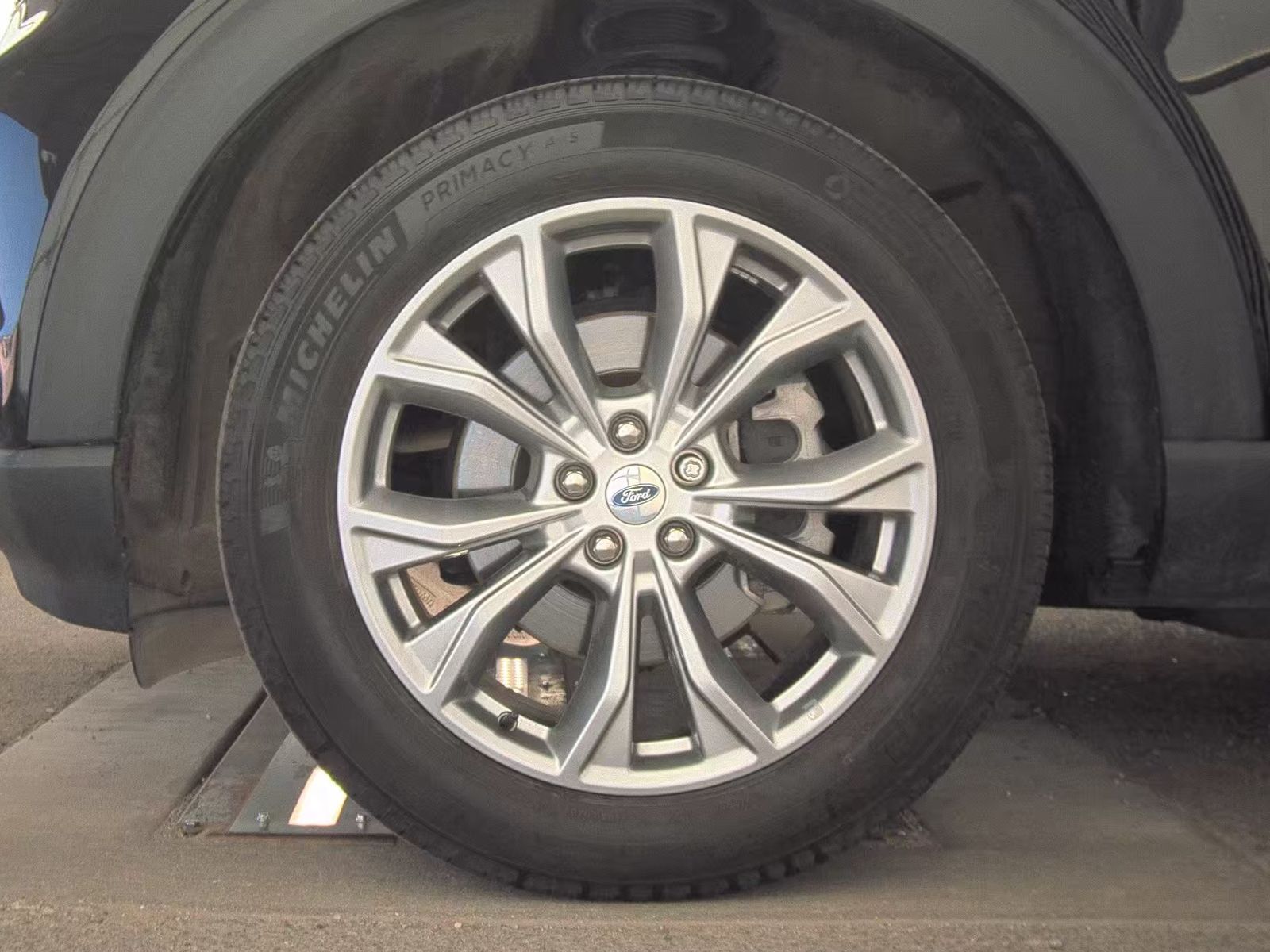 FORD EXPLORER - 10