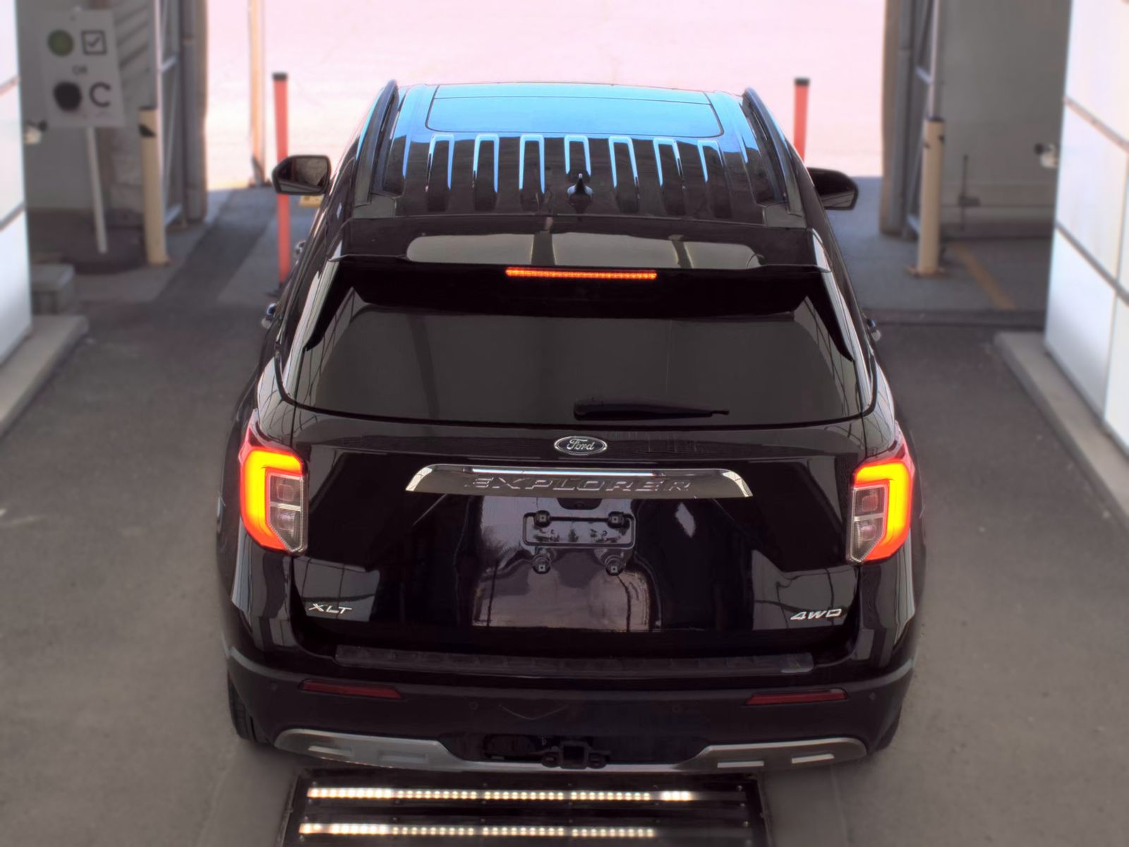 FORD EXPLORER - 7