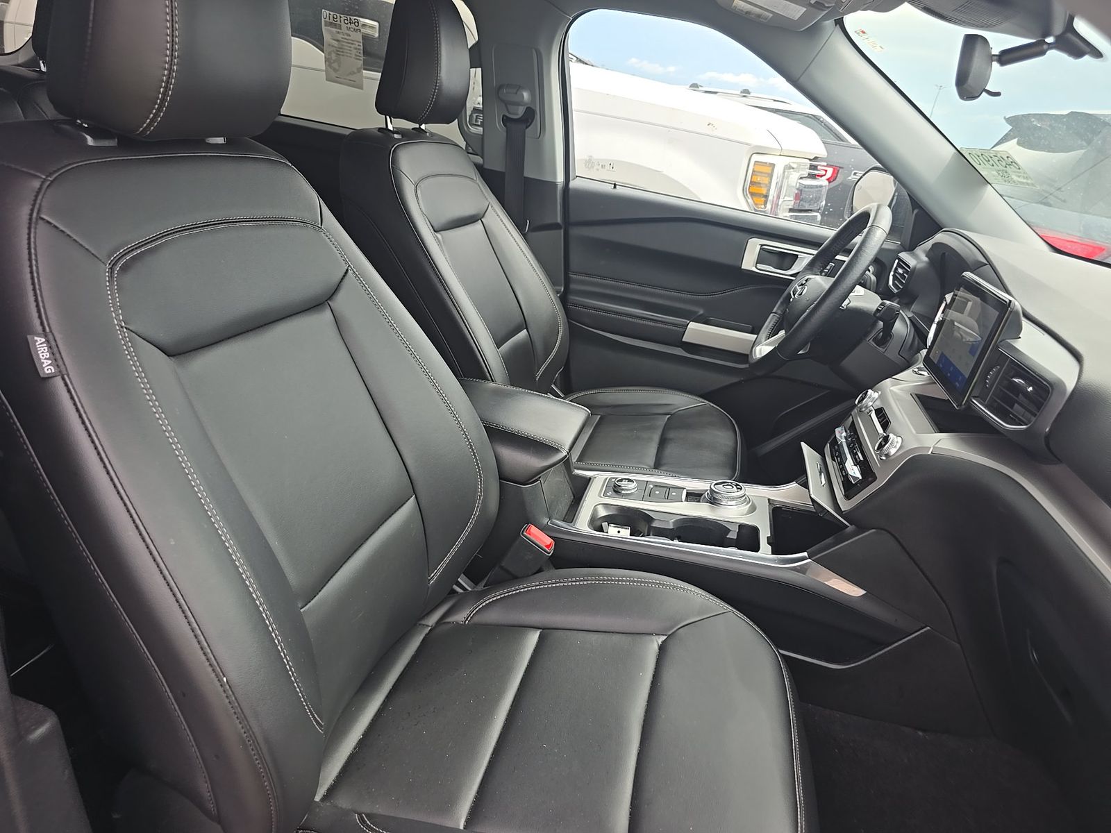 FORD EXPLORER - 9