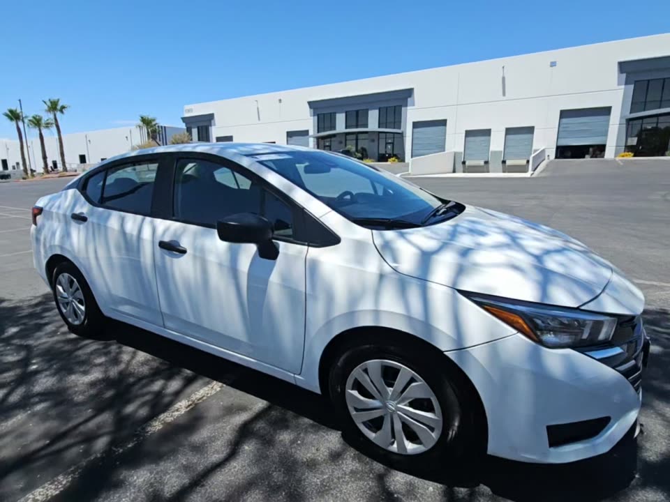 NISSAN VERSA - 4