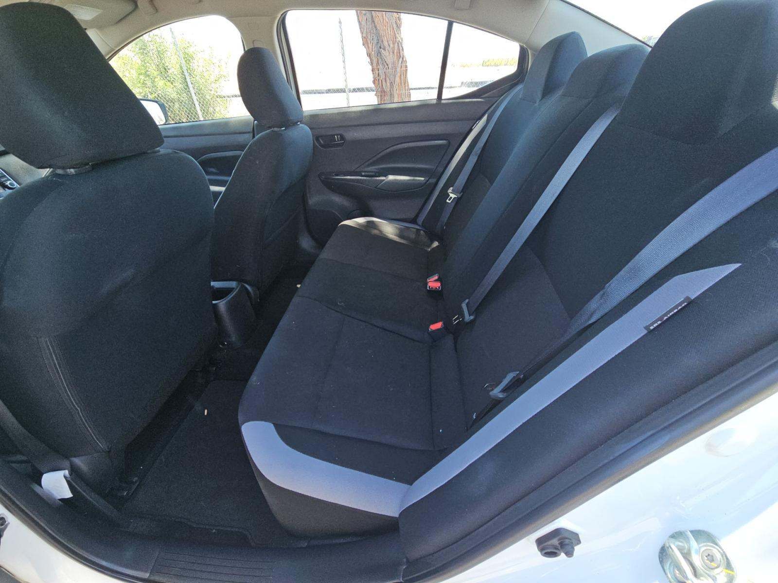 NISSAN VERSA - 10