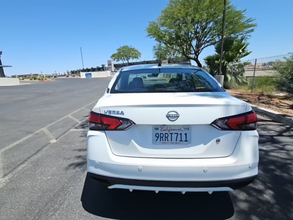 NISSAN VERSA - 6