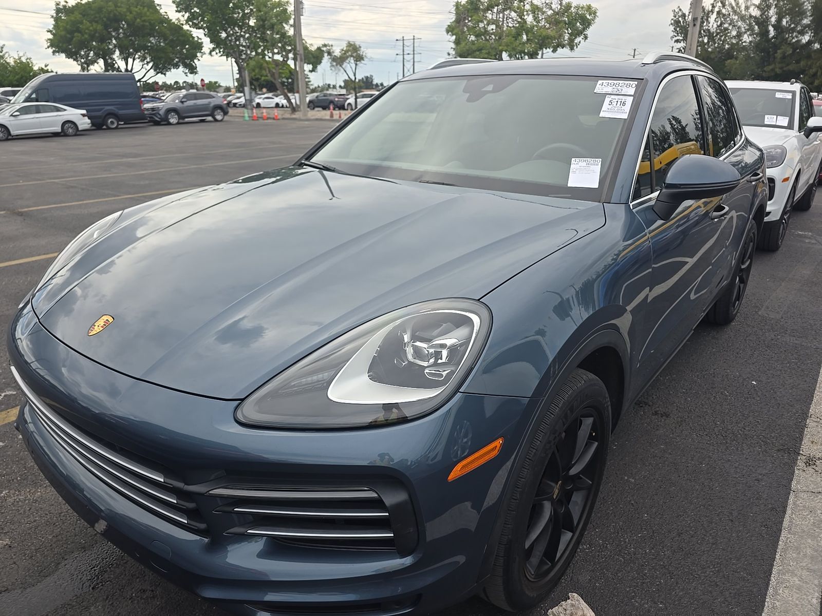 PORSCHE CAYENNE - 1