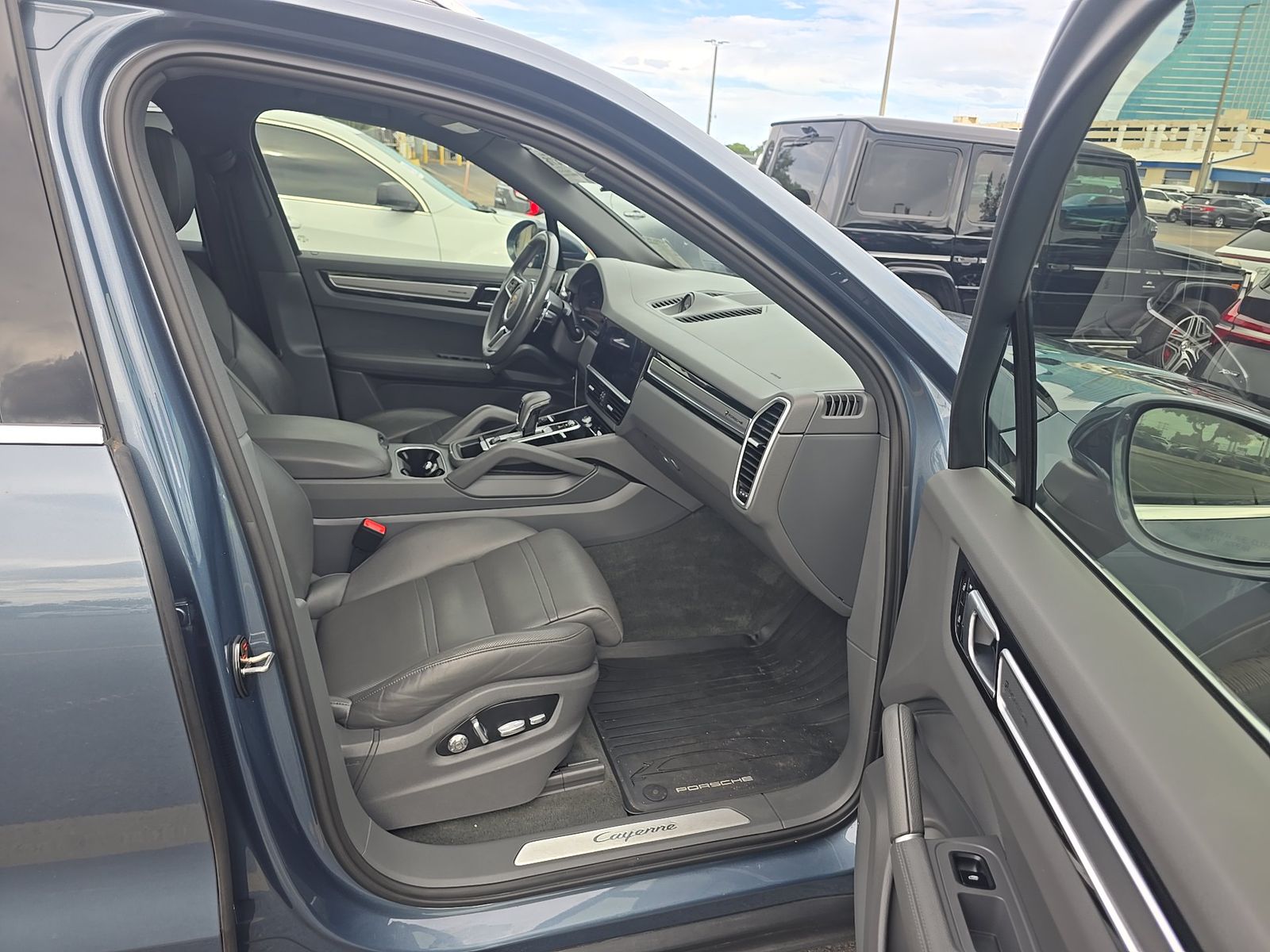PORSCHE CAYENNE - 9