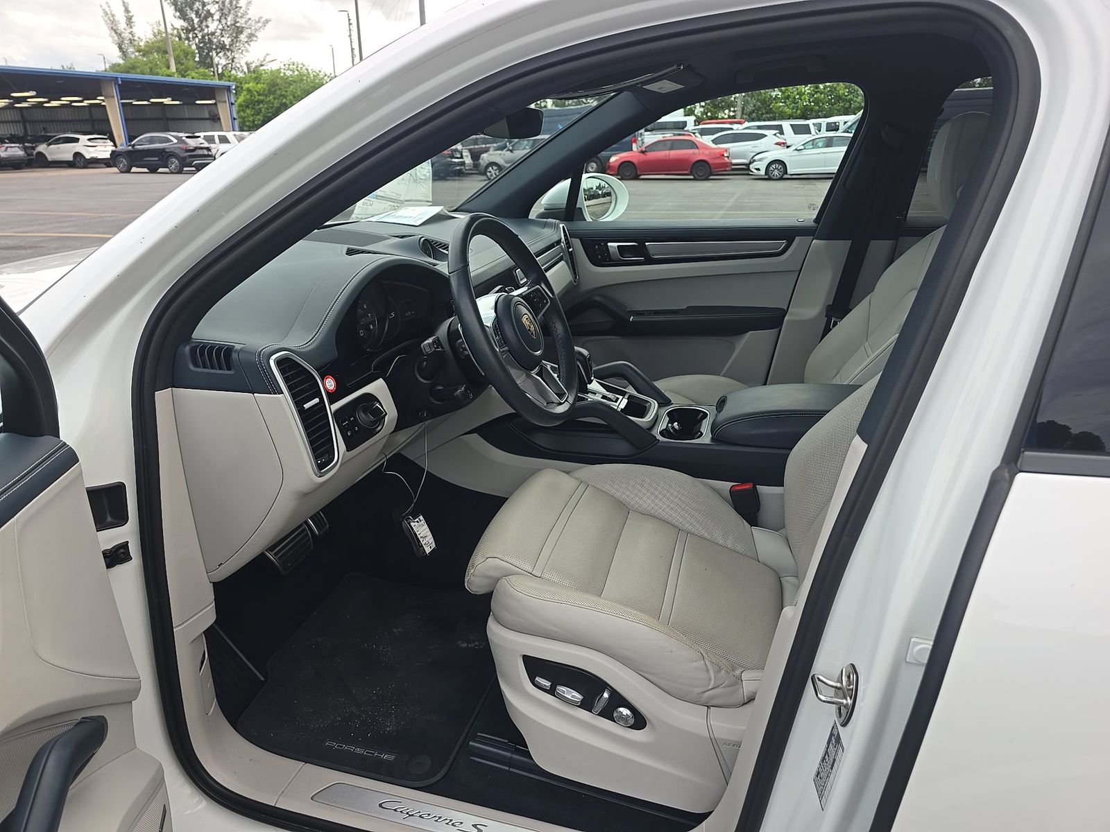 PORSCHE CAYENNE - 8