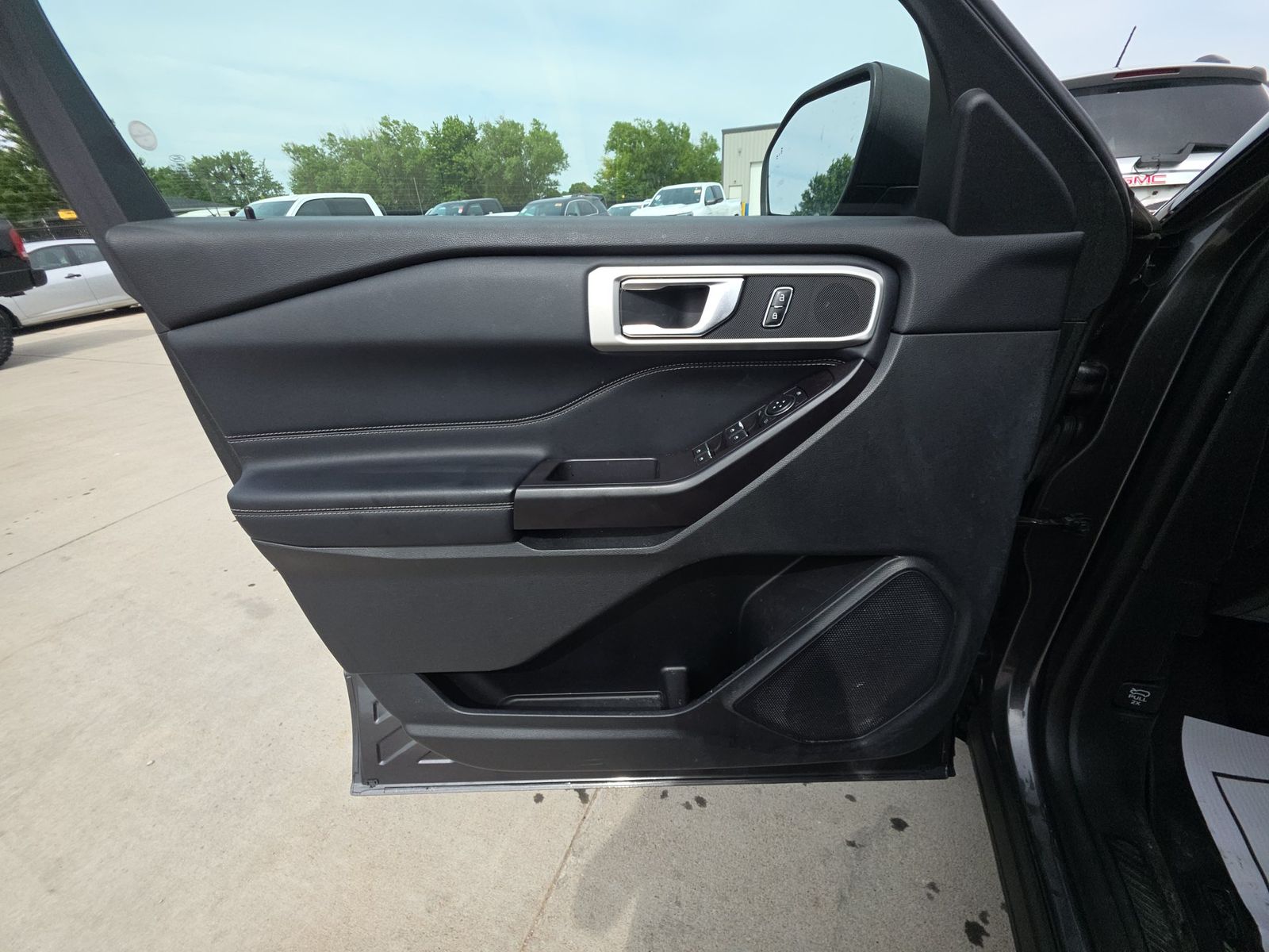 FORD EXPLORER - 10