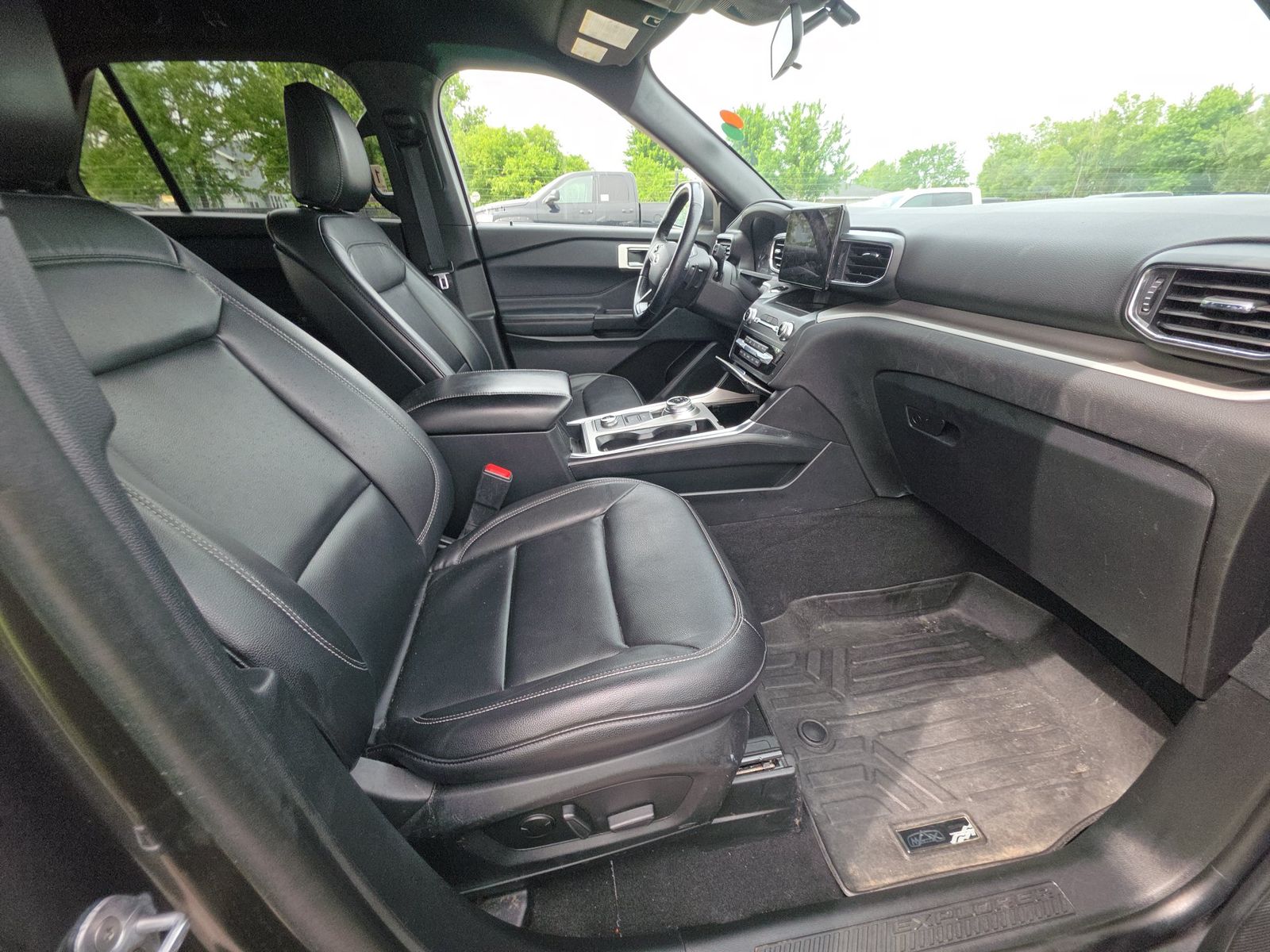 FORD EXPLORER - 9