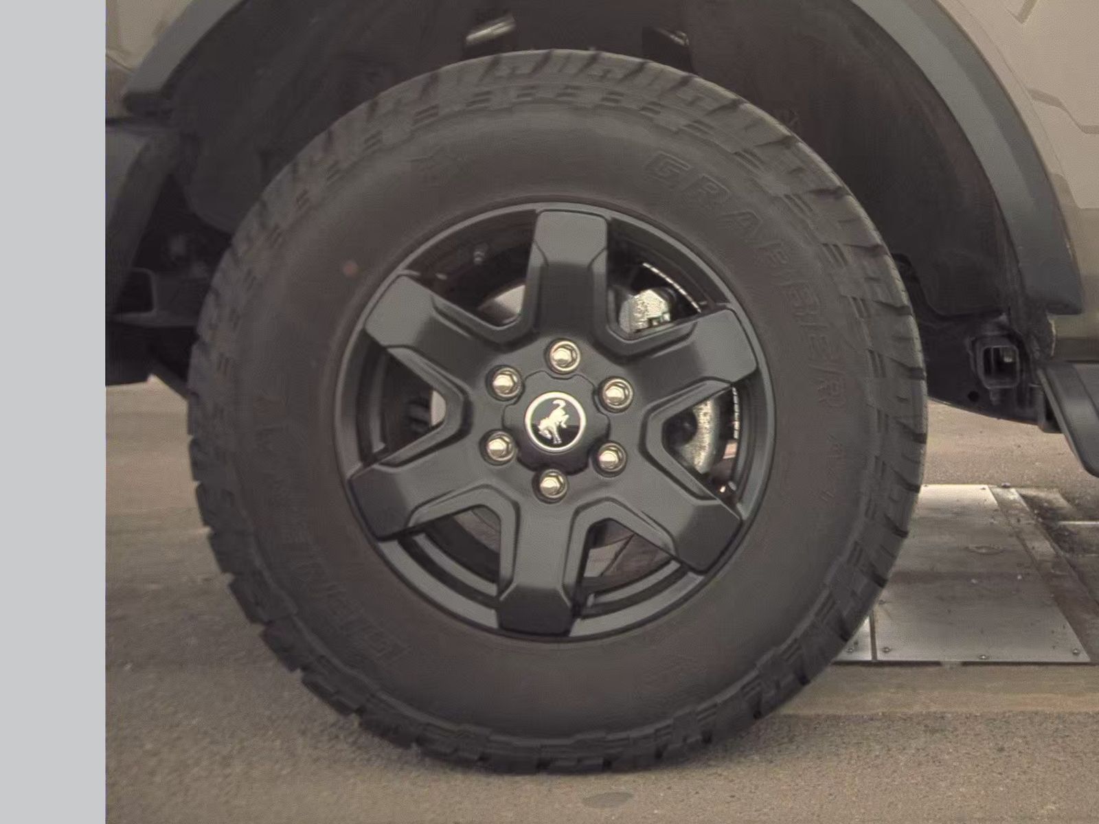 FORD BRONCO - 10