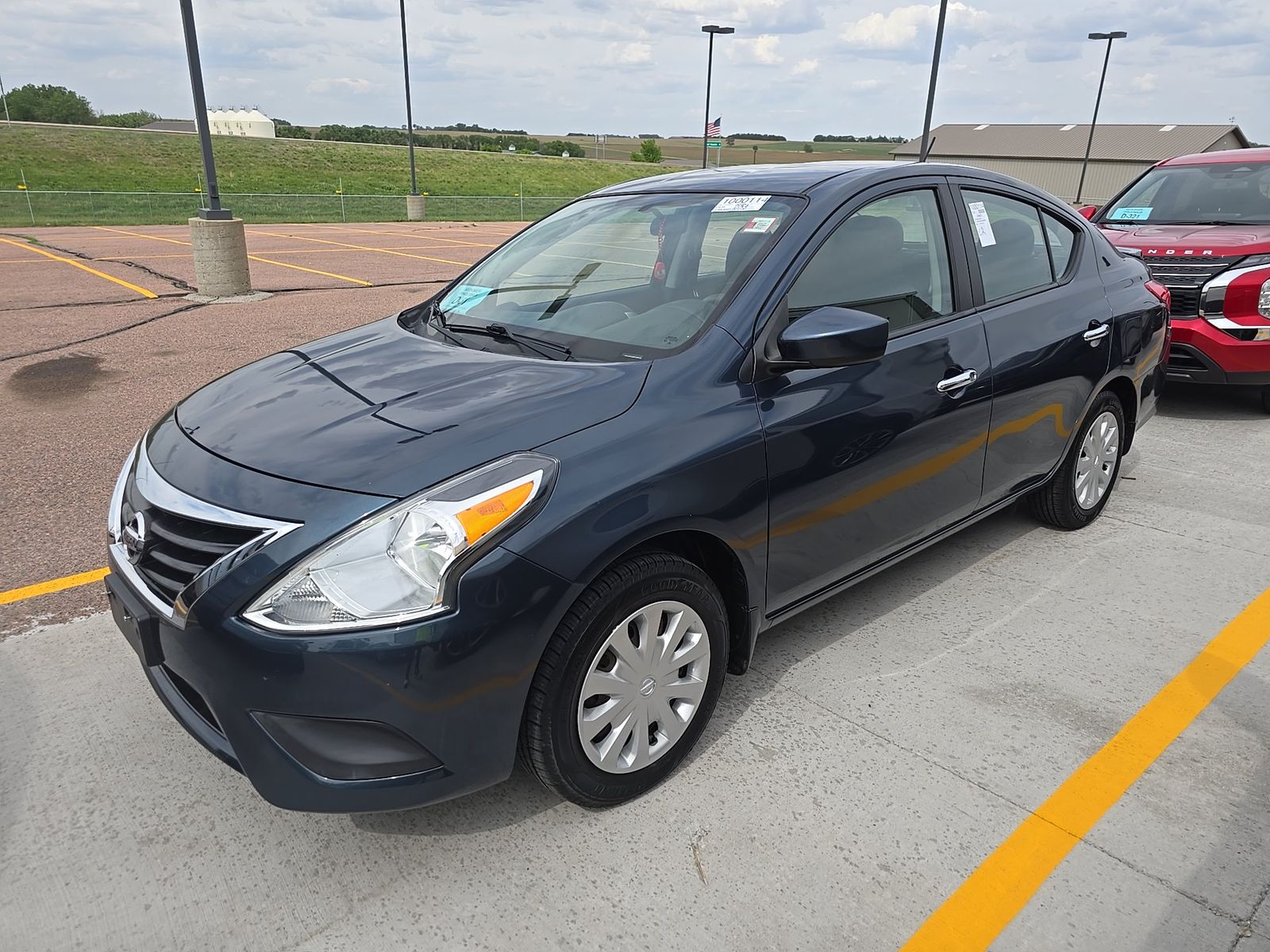 NISSAN VERSA - 1