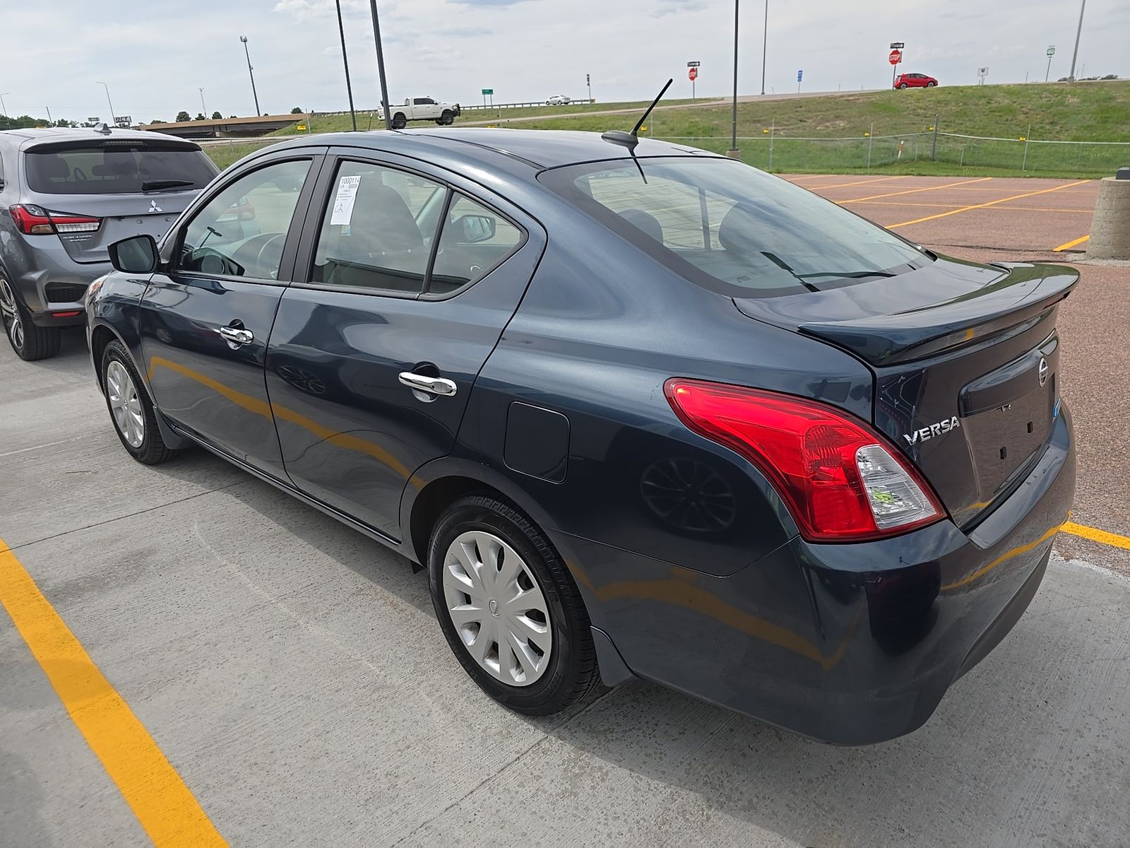 NISSAN VERSA - 7