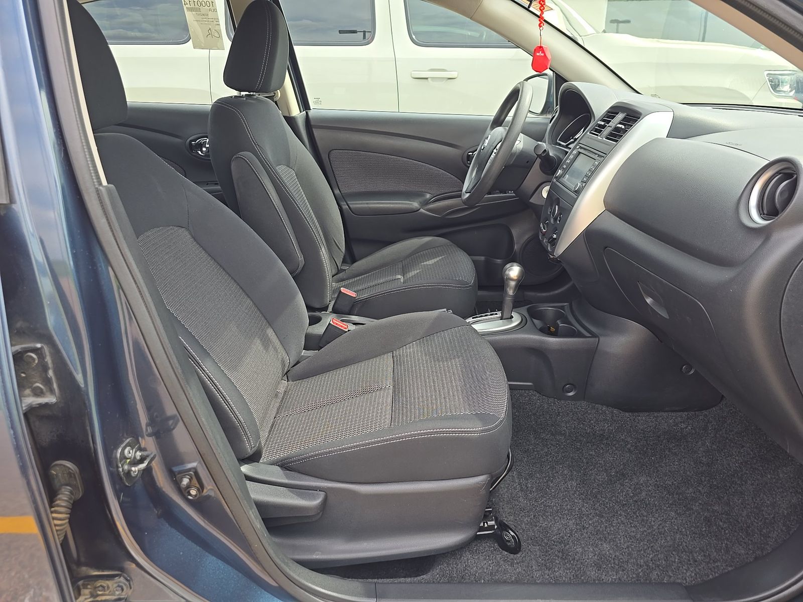 NISSAN VERSA - 9