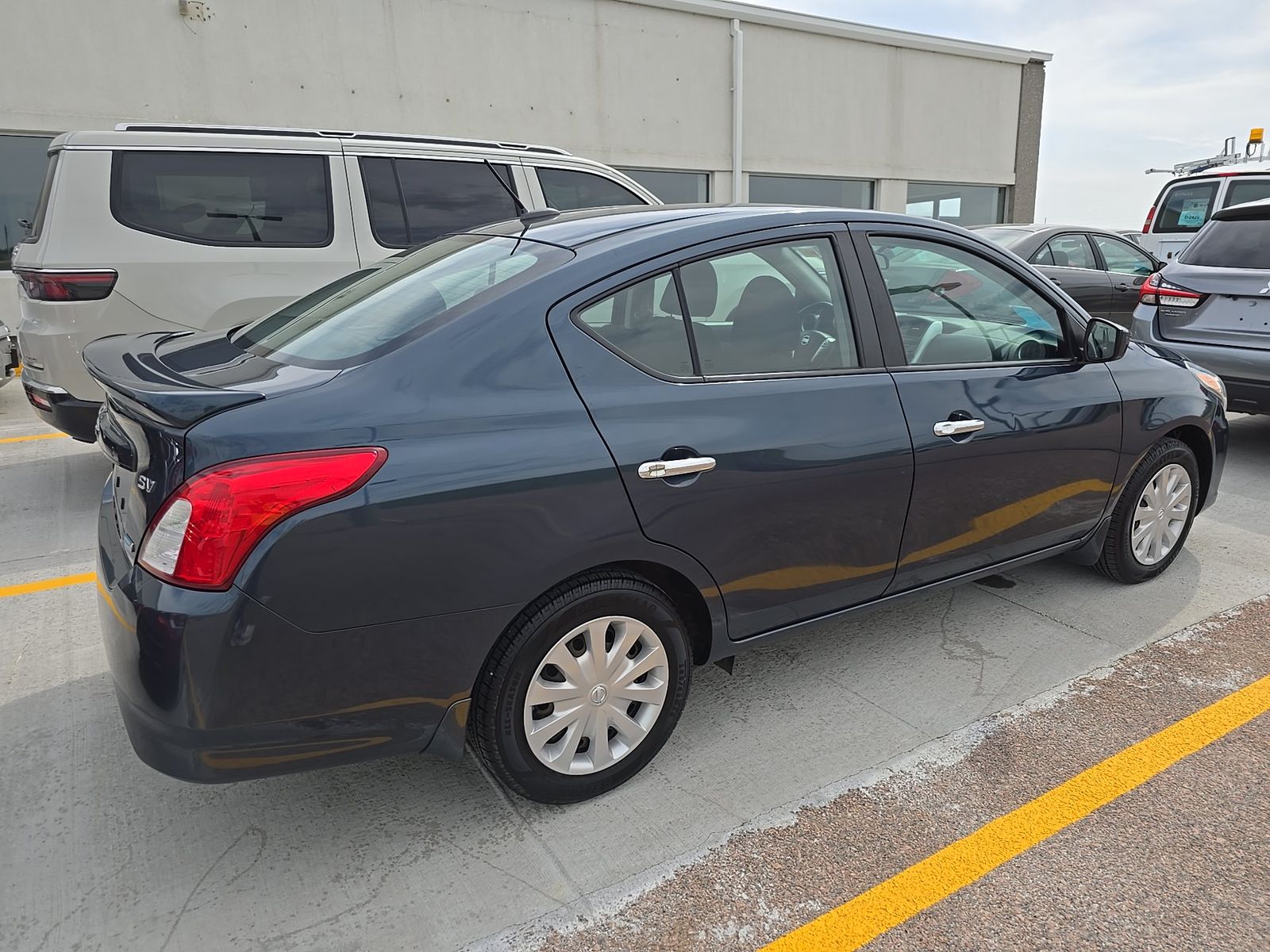 NISSAN VERSA - 5