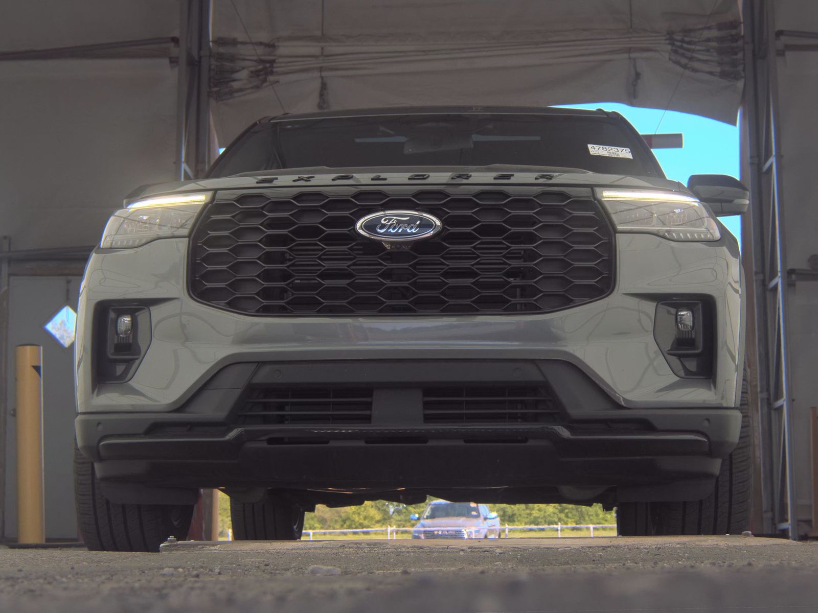 FORD EXPLORER - 4