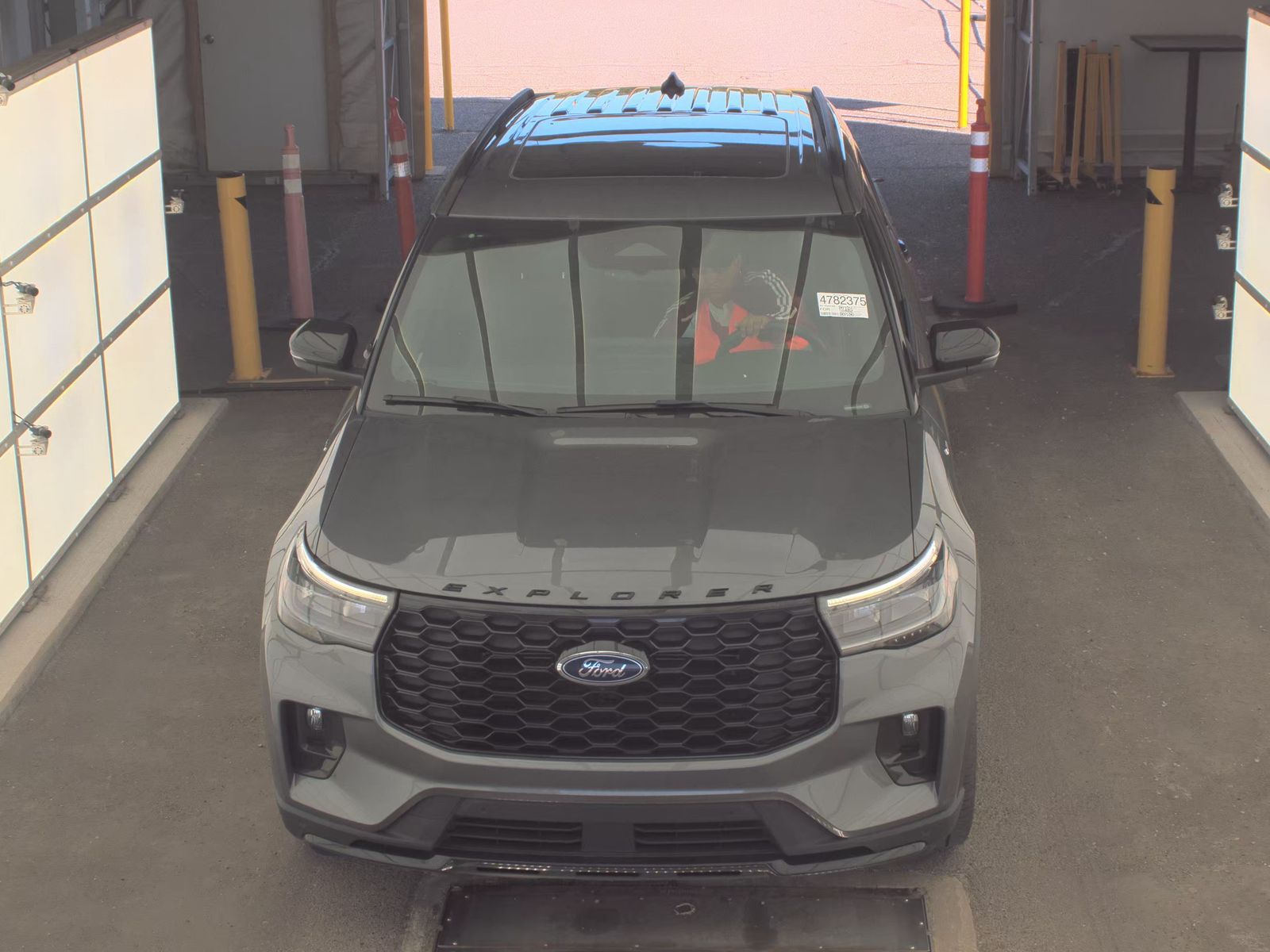 FORD EXPLORER - 3