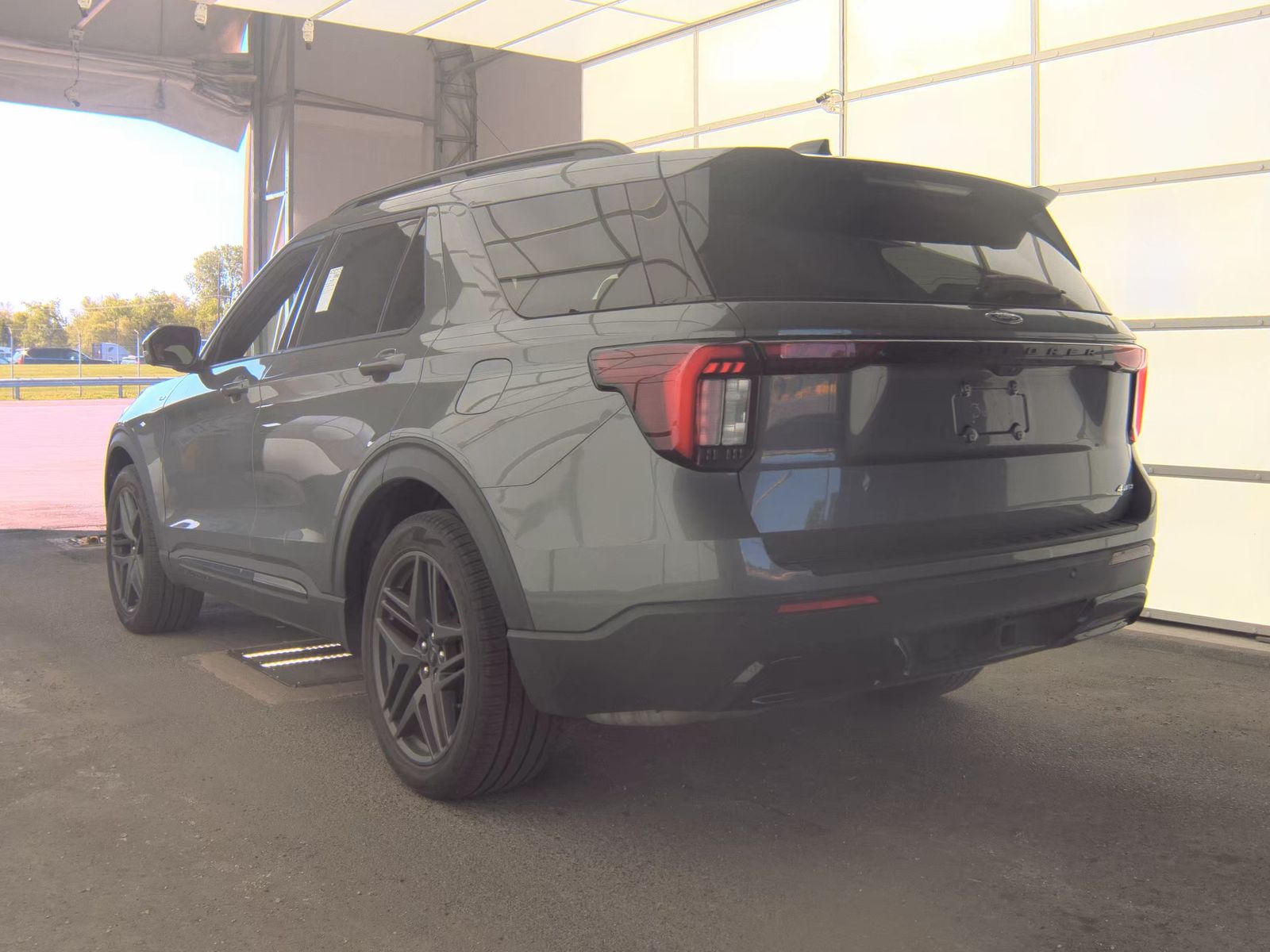 FORD EXPLORER - 9