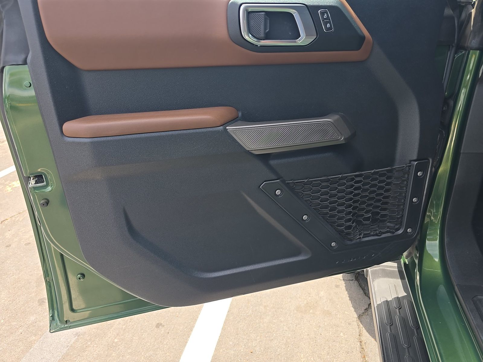 FORD BRONCO - 10