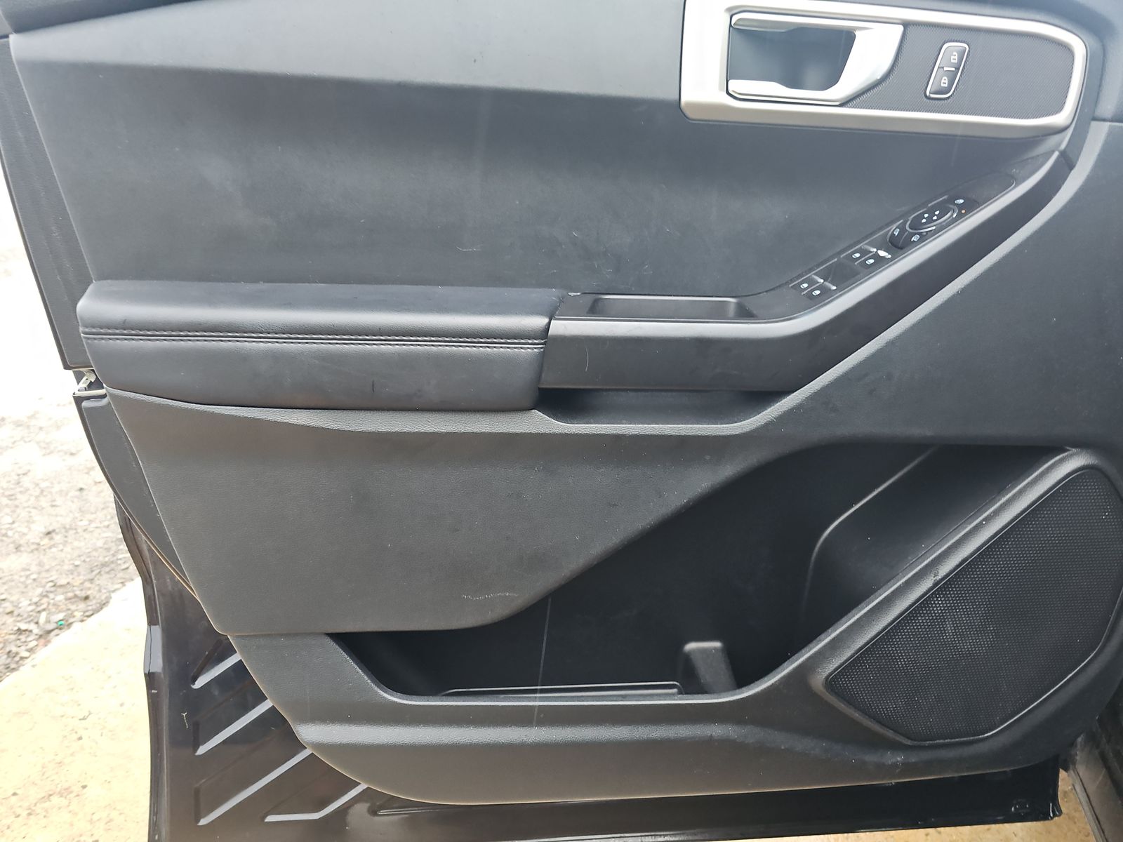 FORD EXPLORER - 10