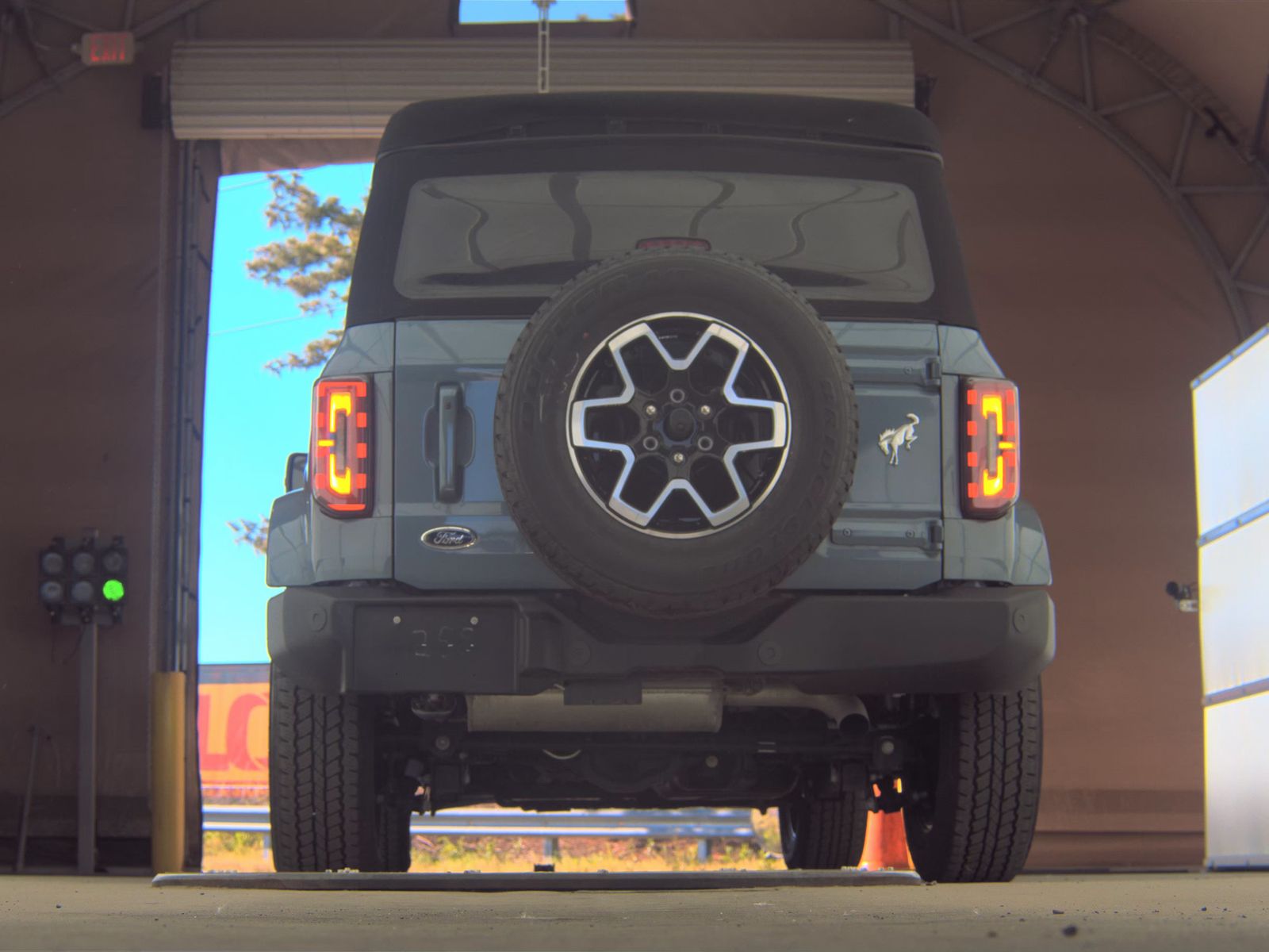 FORD BRONCO - 8