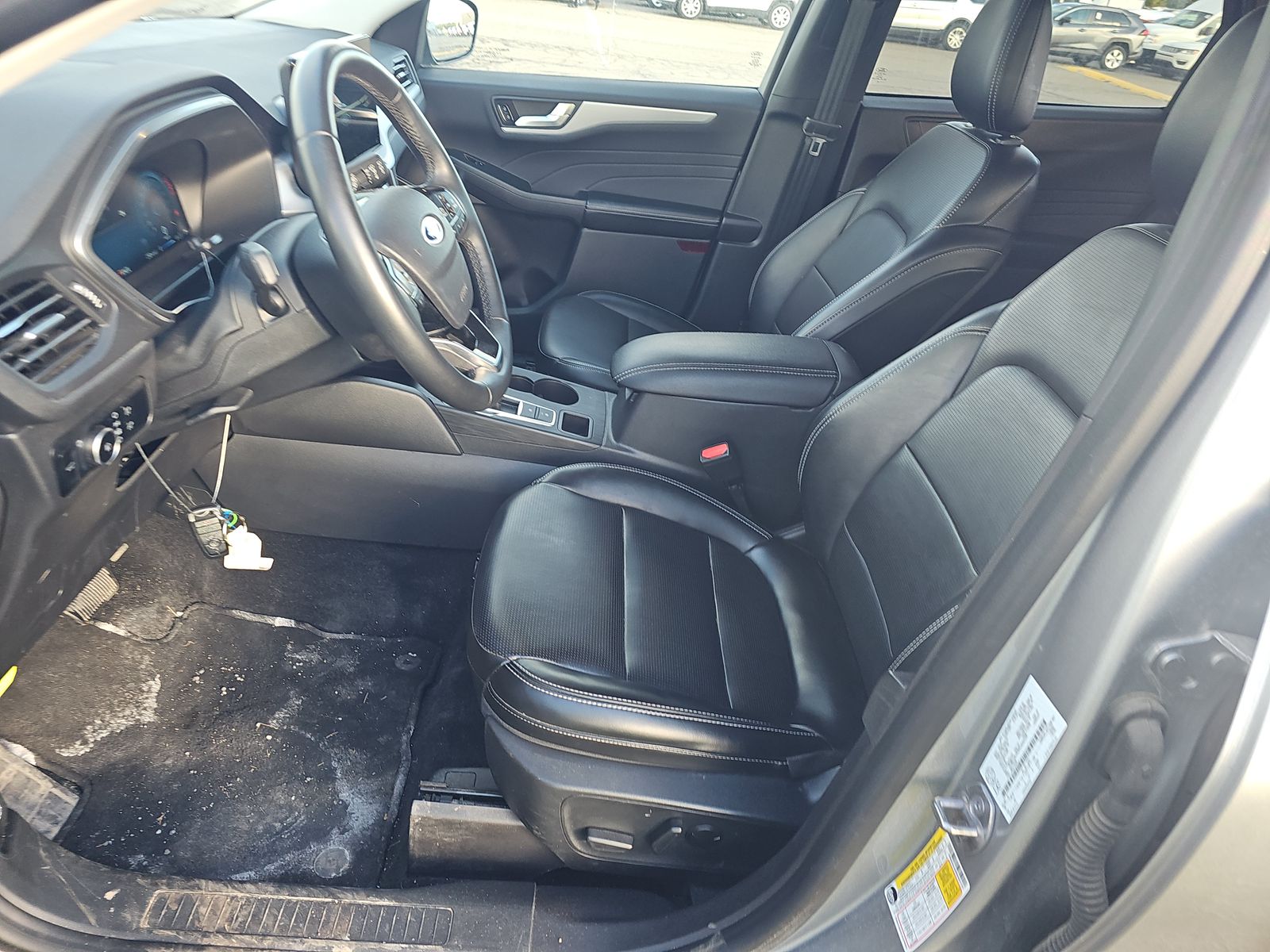 FORD ESCAPE - 8