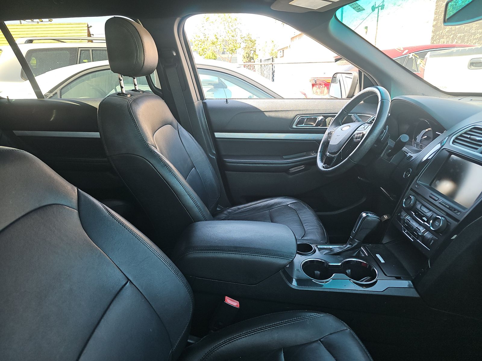 FORD EXPLORER - 9