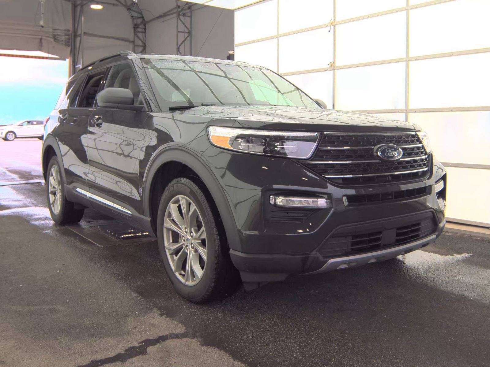FORD EXPLORER - 4