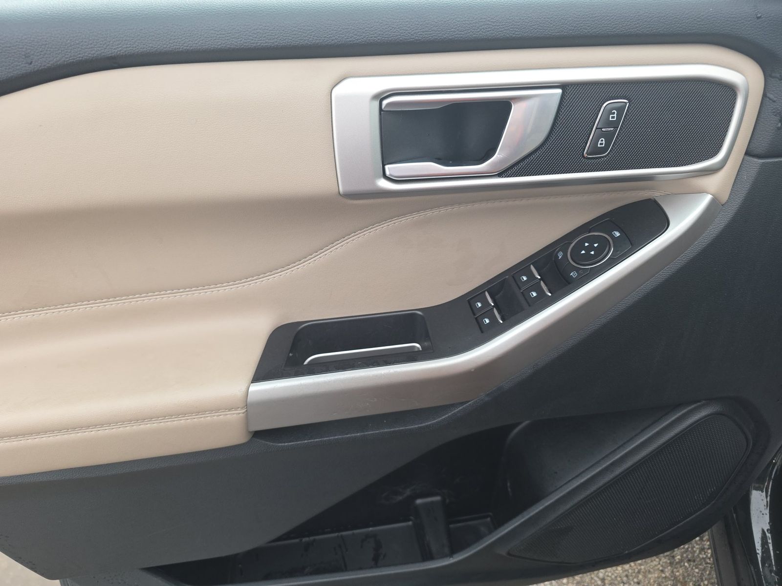 FORD EXPLORER - 10